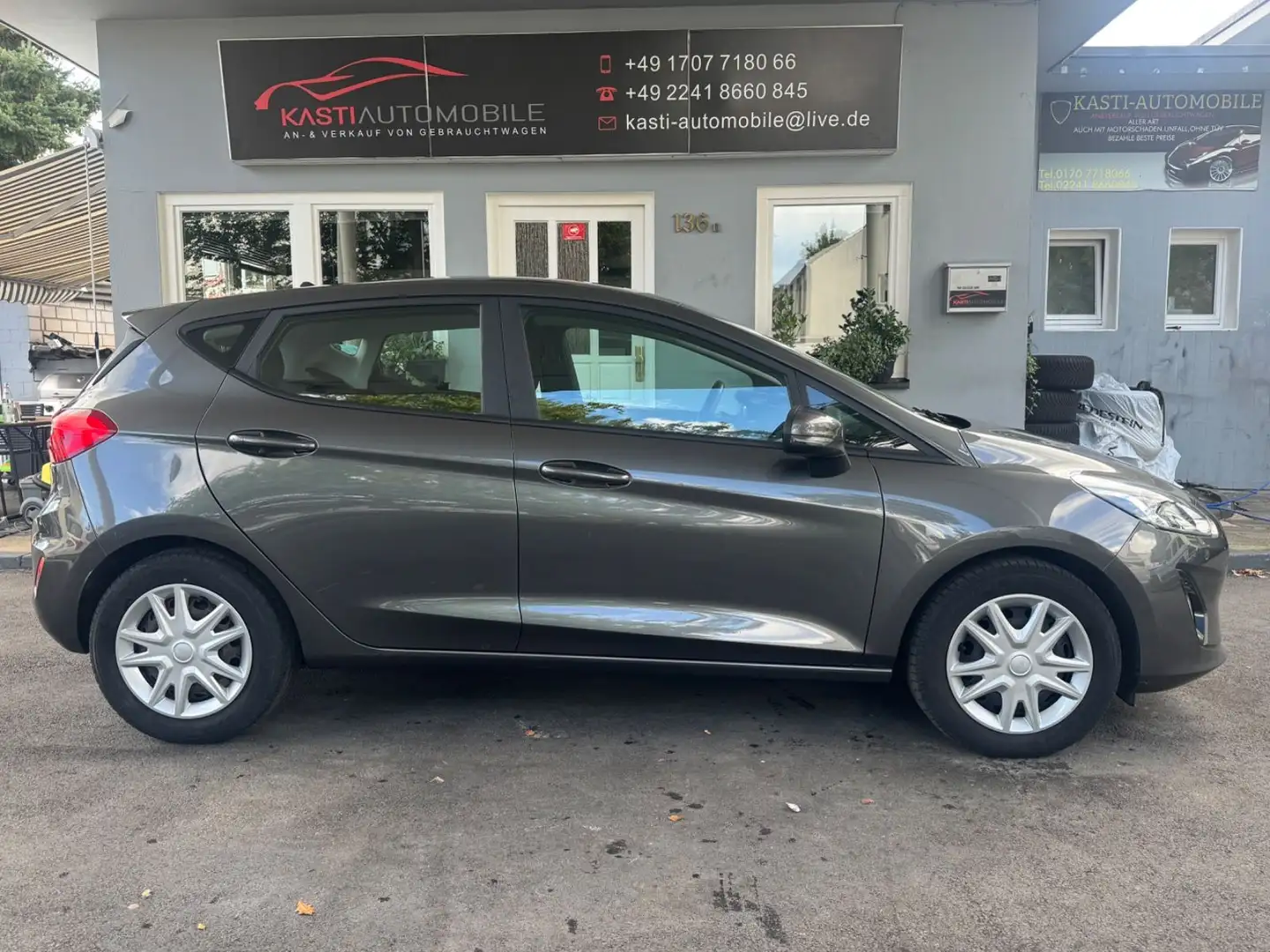 Ford Fiesta Cool & Connect Navi 6 Gang Gris - 1