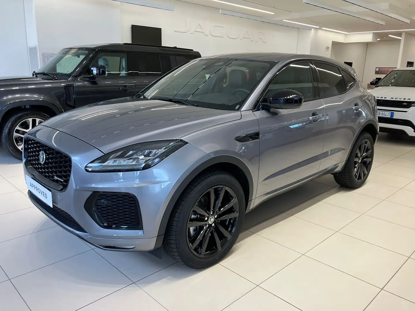 Jaguar E-Pace 2.0d i4 mhev R-Dynamic S awd 163cv aut IVA ESPOSTA Grigio - 1