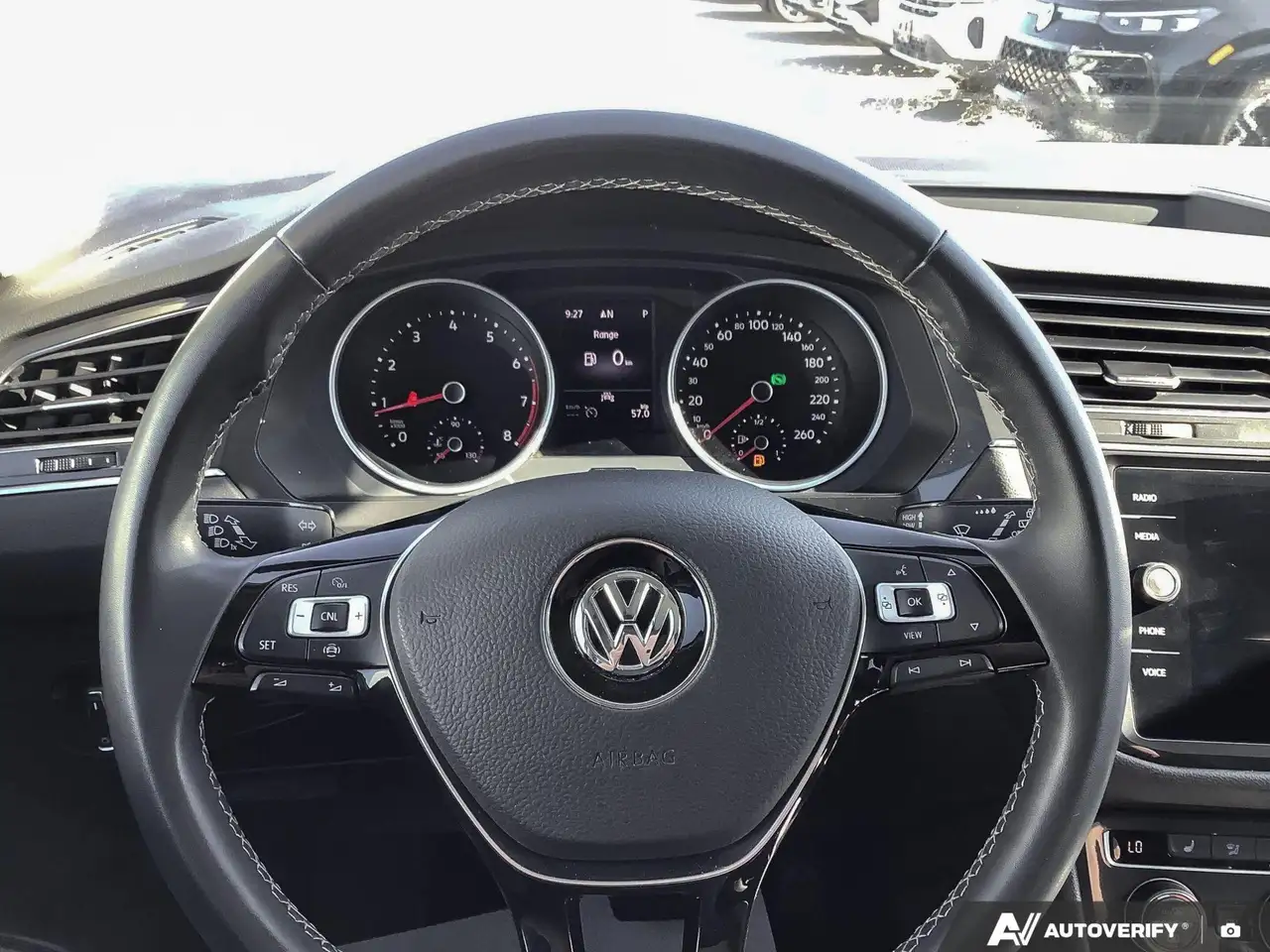Volkswagen Tiguan снимка Volkswagen Tiguan