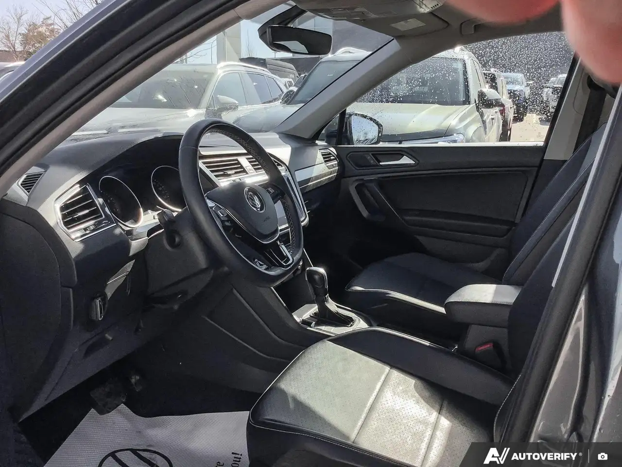 Volkswagen Tiguan снимка Volkswagen Tiguan