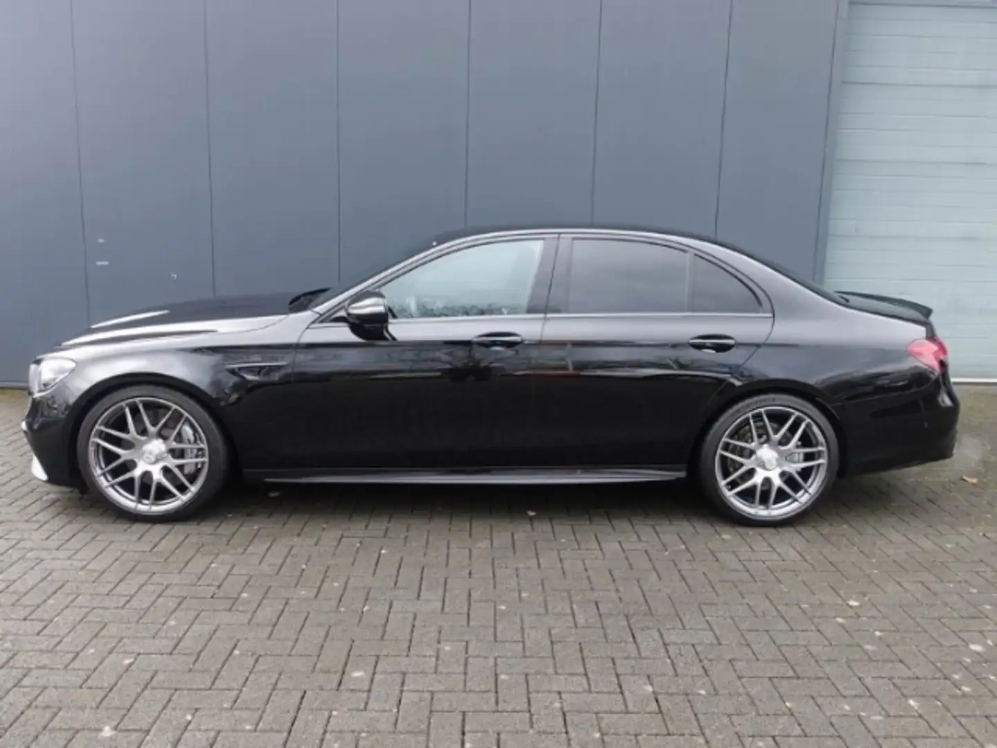 Mercedes-Benz E 63 AMG S 4Matic TRACK-PACKAGE+PERFORMANCE SITZE Schwarz - 2