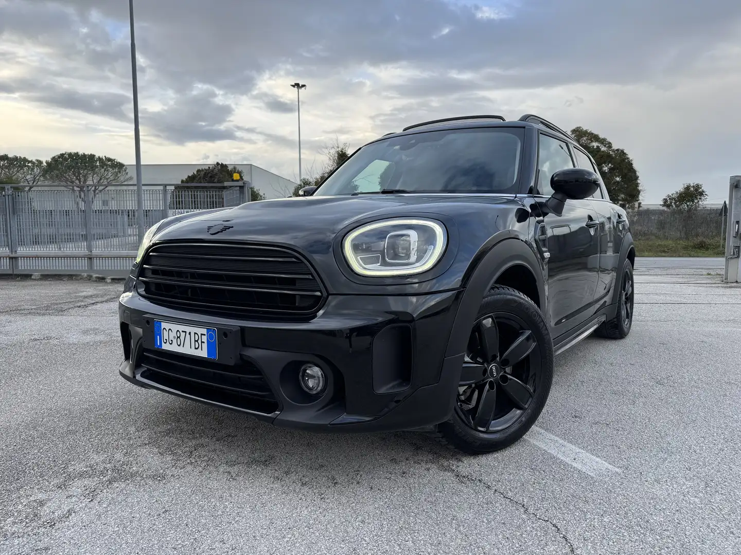 MINI Cooper Countryman 1.5 Auto HYPE Shadow - 1