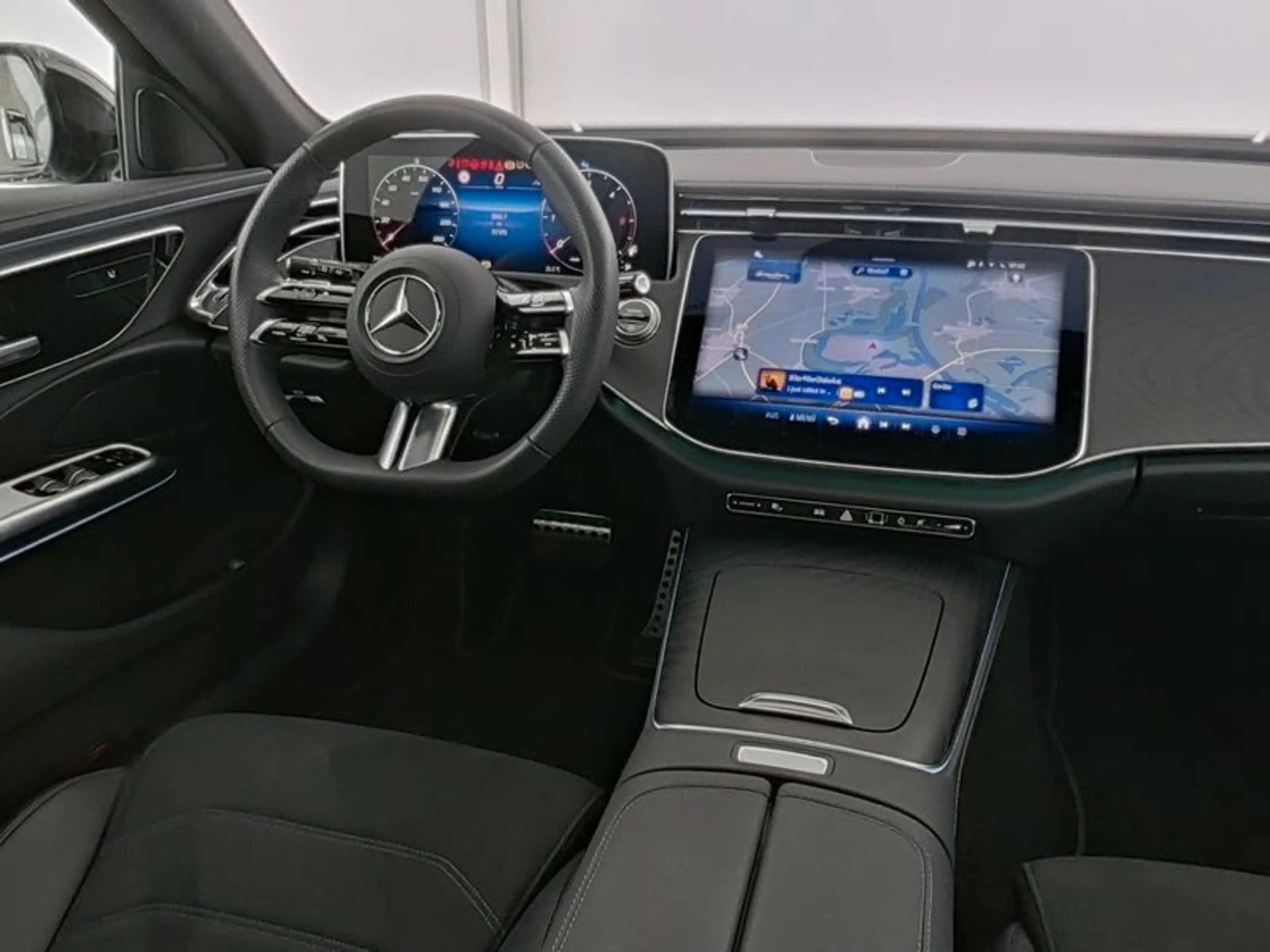 Mercedes-Benz E 220 d T-Modell AMG+PANO+AHK+NIGHT+KEYLESS+KAME — photo 5