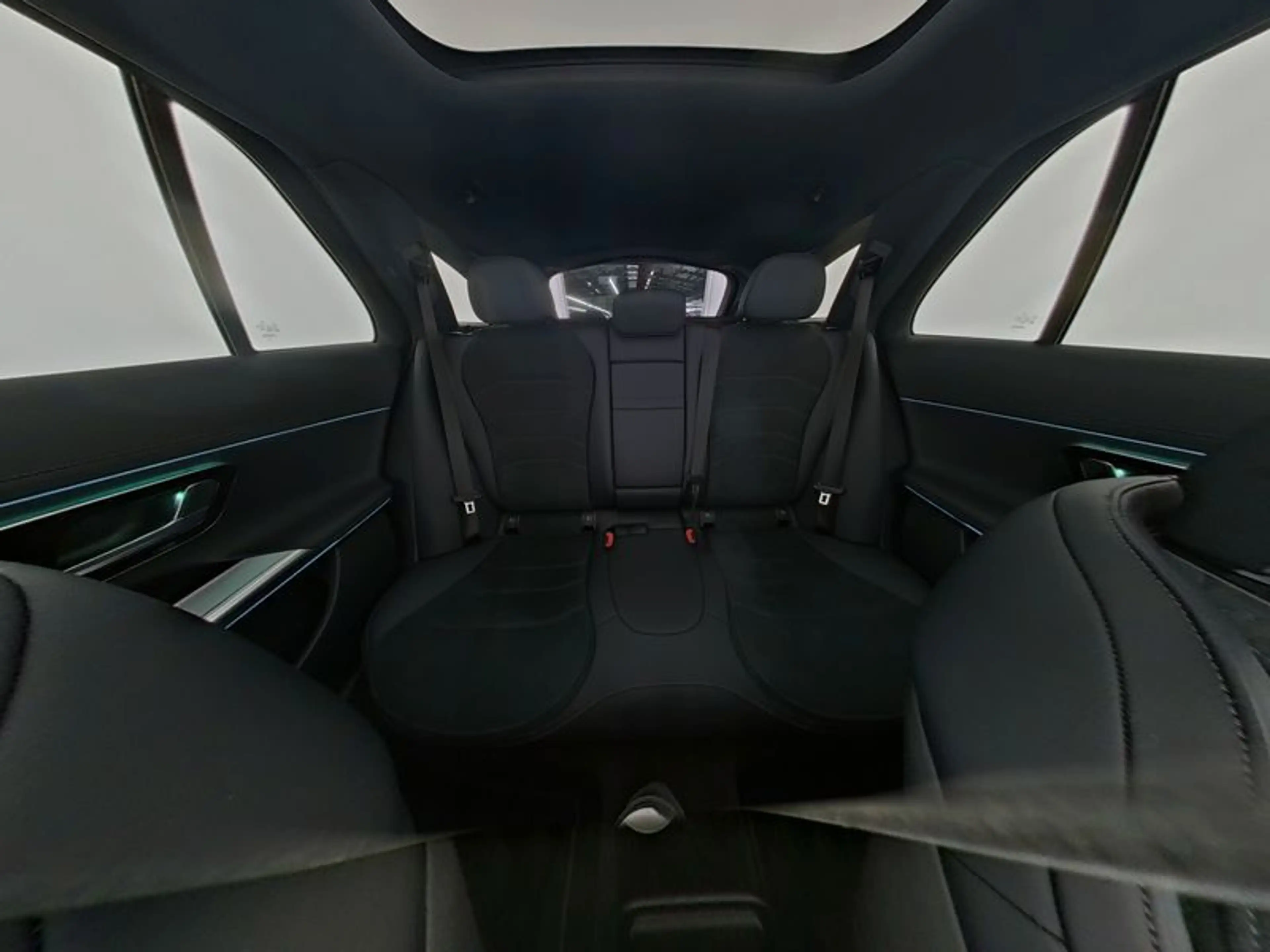 Mercedes-Benz E 220 d T-Modell AMG+PANO+AHK+NIGHT+KEYLESS+KAME — photo 7