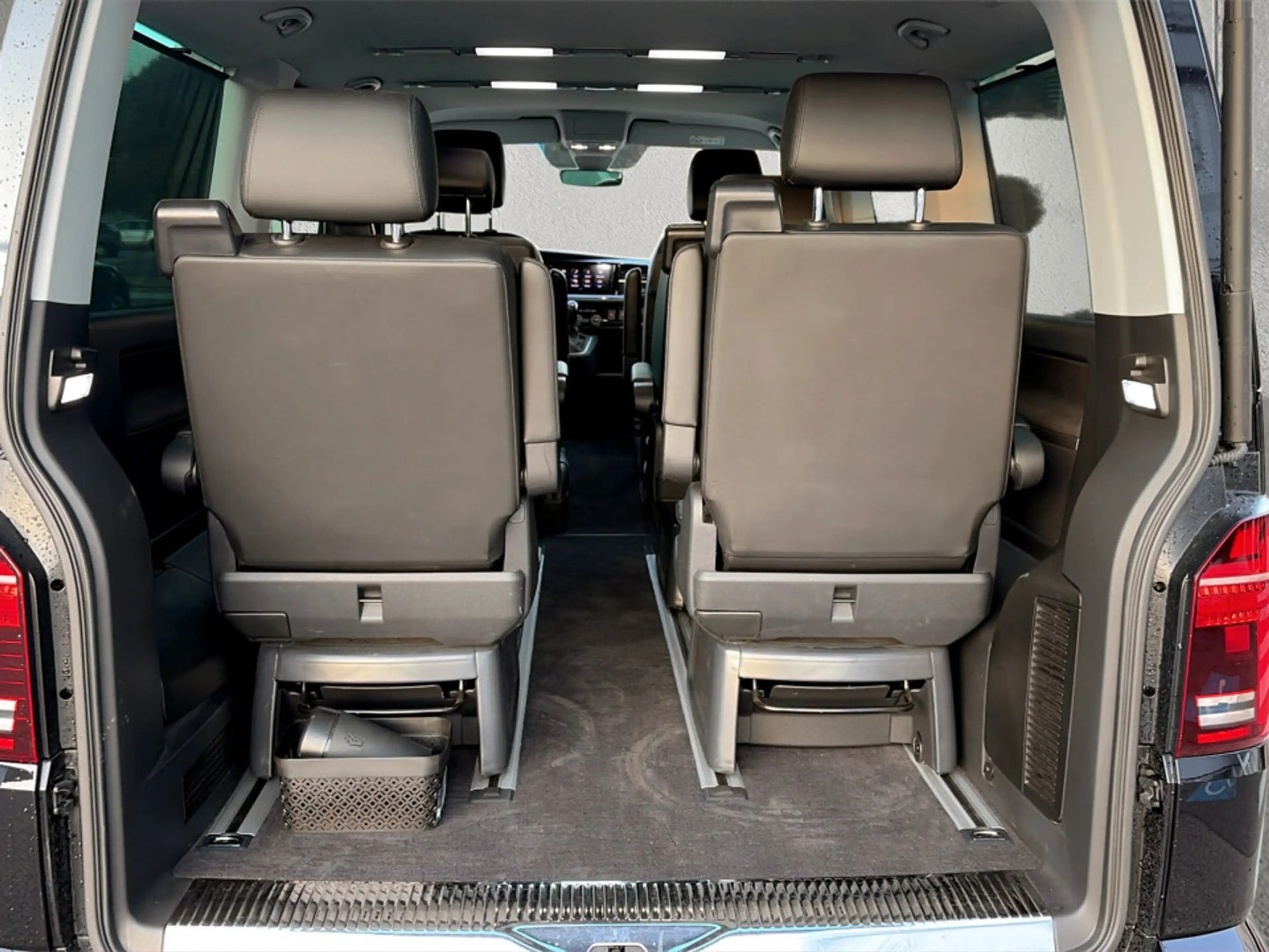 Volkswagen T6.1 Multivan VW T6.1 Multivan Comfortline TDI 4MOTION — photo 12
