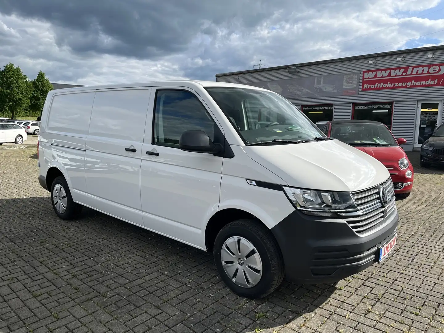 Volkswagen T6 Transporter 2.0 TDI LR 110KW + Klima + PDC + Radio + Klima + L Blanco - 1