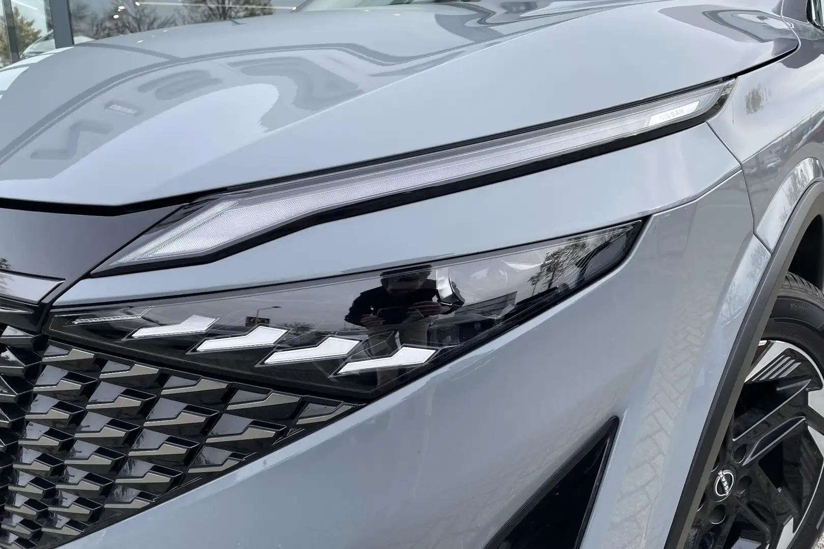 Nissan Qashqai 1.3 MHEV Xtronic N-Connecta Pack Easy | Cold Pack Grijs - 2