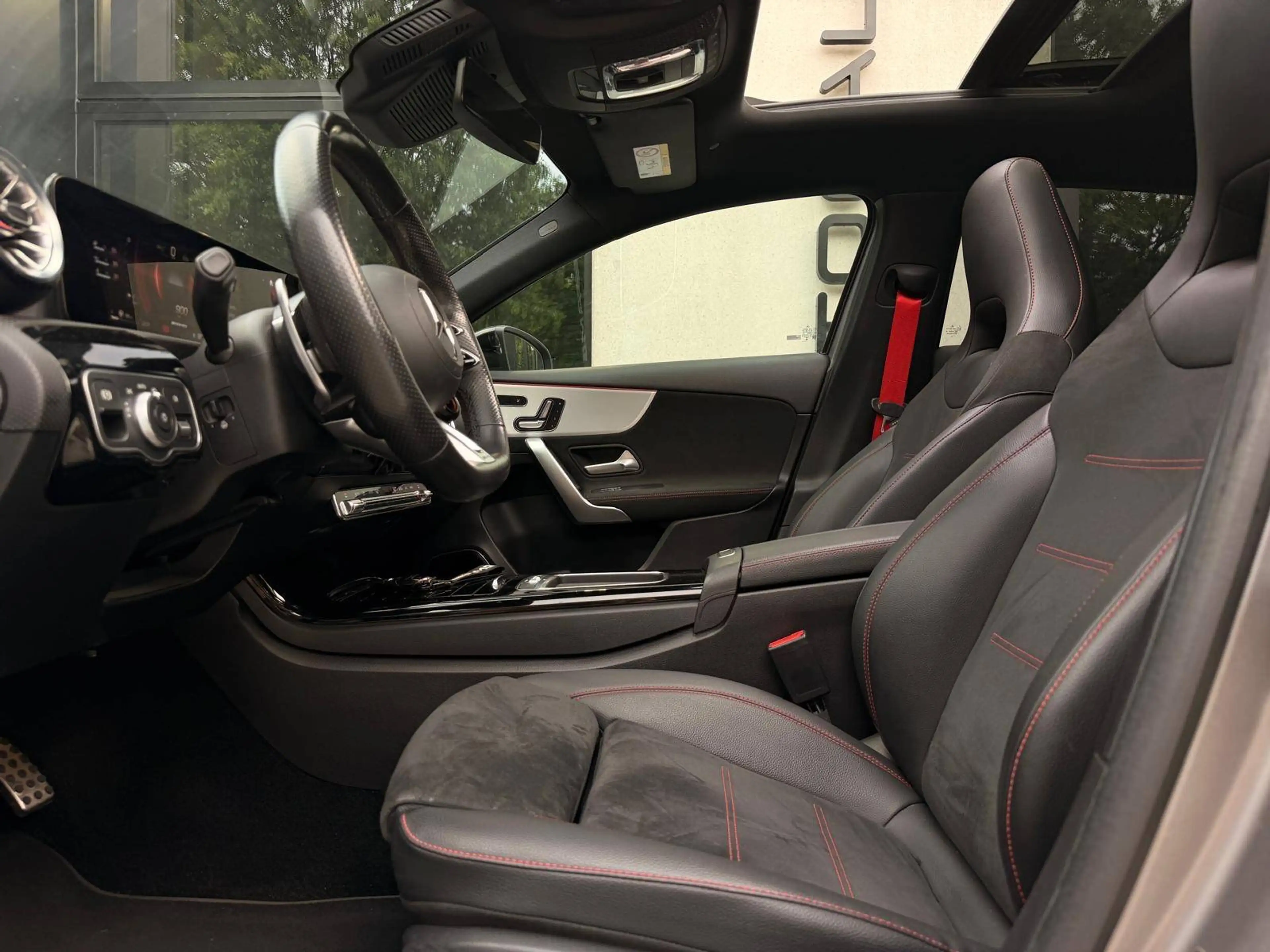 Mercedes-Benz A 35 AMG A 35 AMG 4-Matic — photo 13