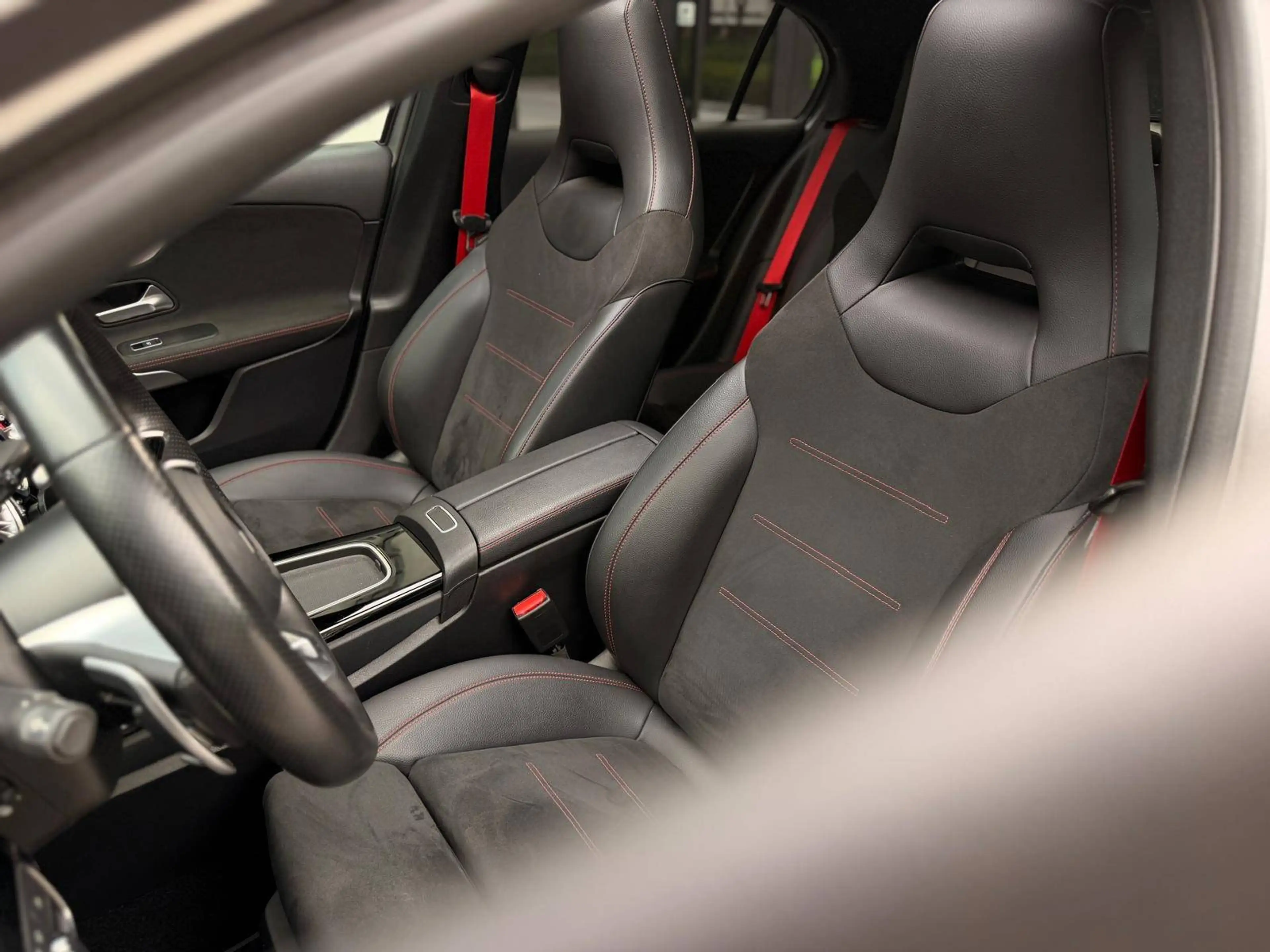 Mercedes-Benz A 35 AMG A 35 AMG 4-Matic — photo 12