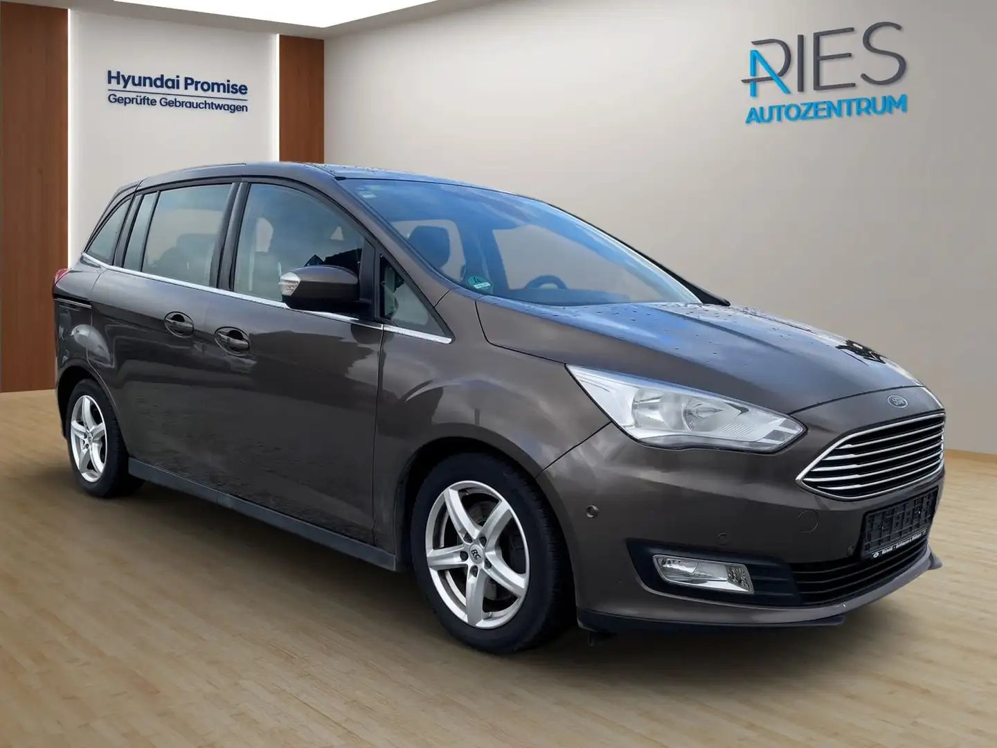 Ford Grand C-Max Titanium gepfl.- Langstrecke , CAM, LEDWR. Braun - 2