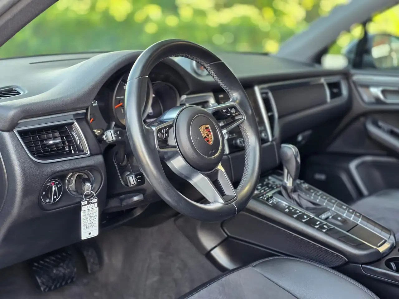 Porsche Macan снимка Porsche Macan