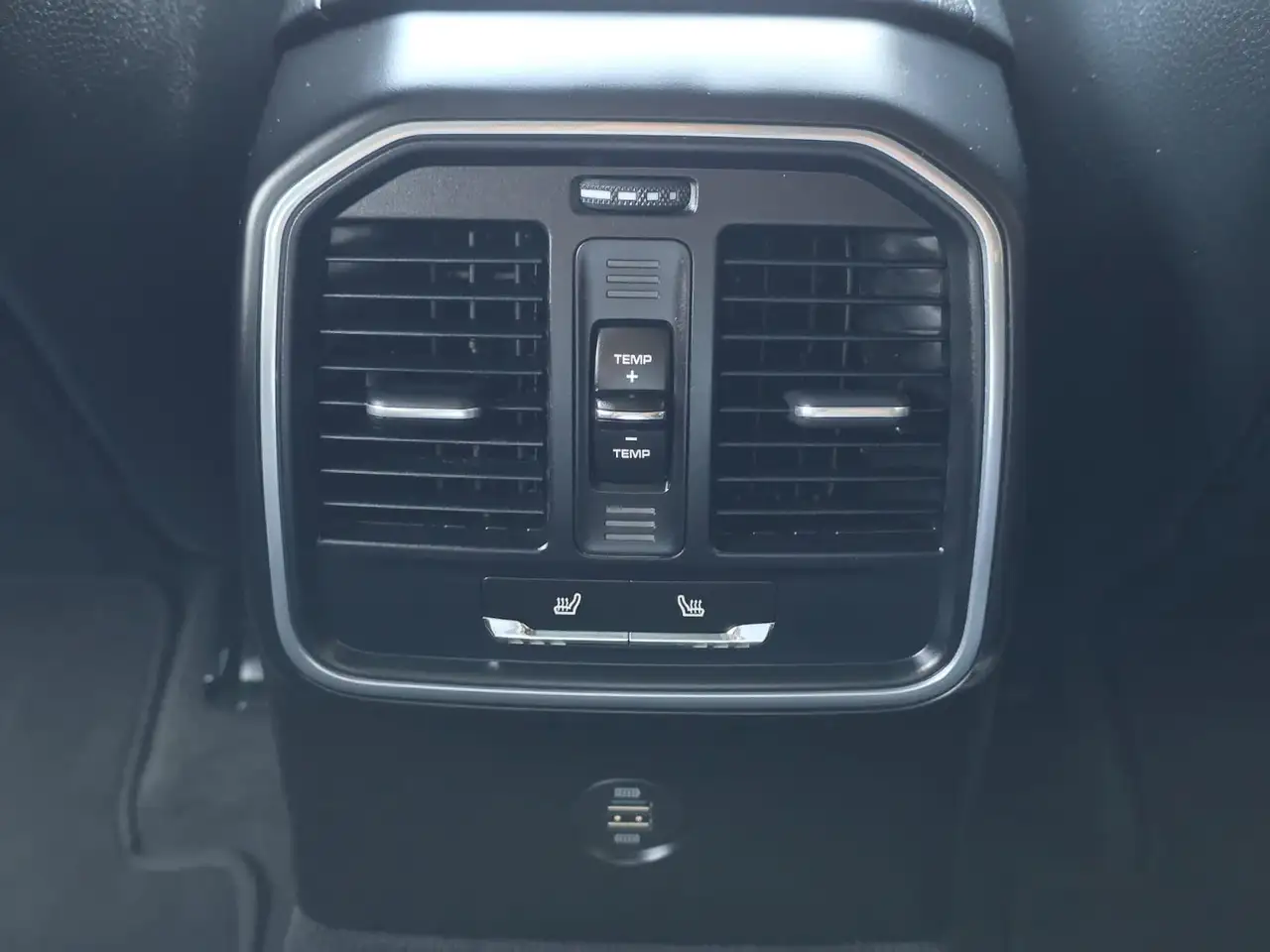 Porsche Macan снимка Porsche Macan