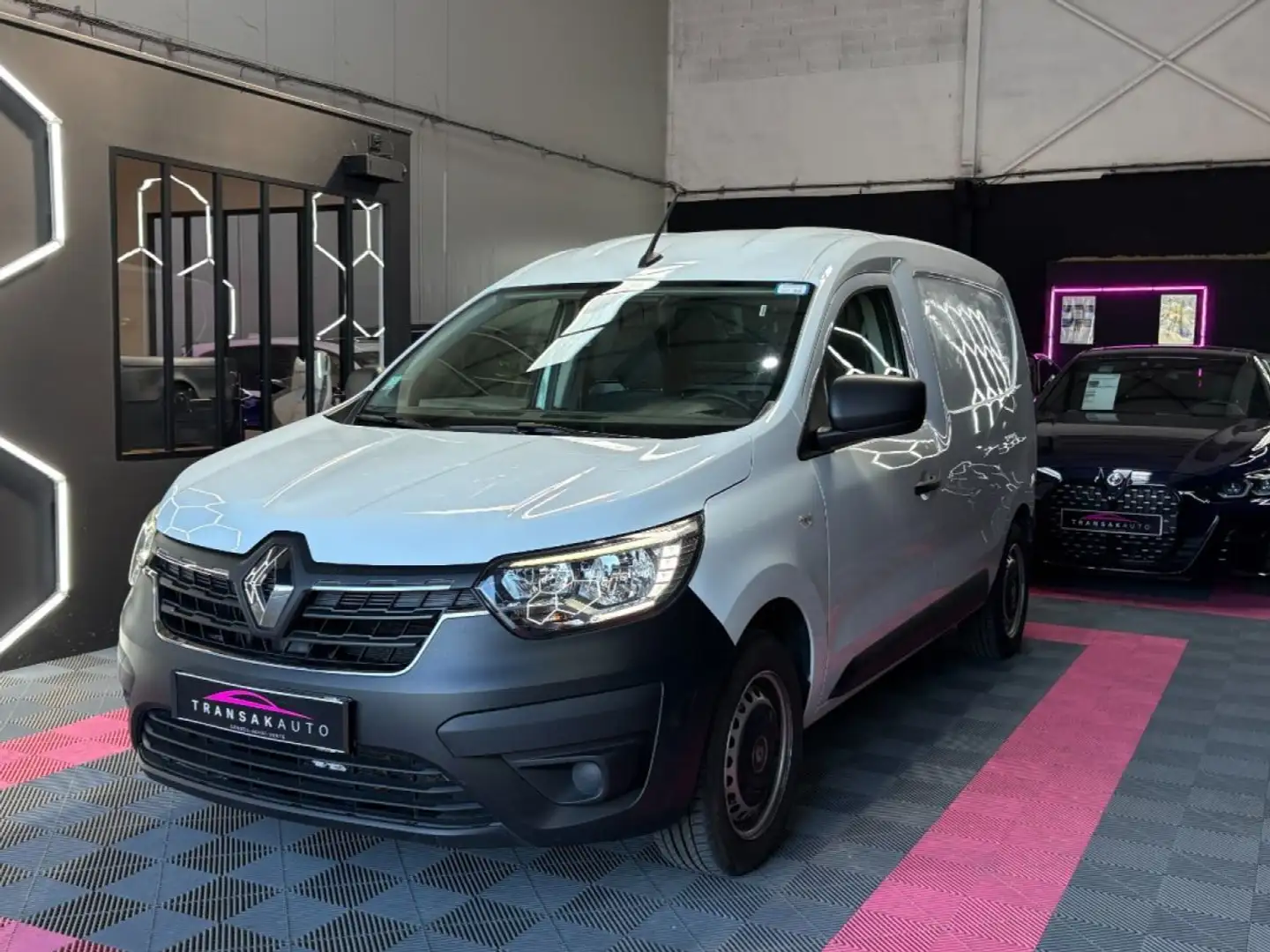 Renault Express VAN CONFORT 95 ch 1.5 BLUE DCI TVA RECUP ~ 1ere main ~ Bluetooth ~ Radar AR Wit - 2