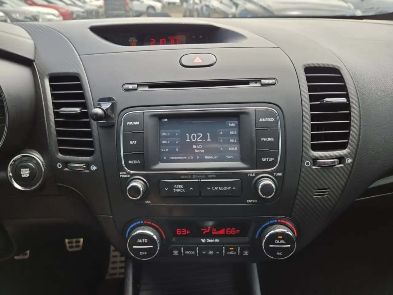 Kia Forte снимка Kia Forte