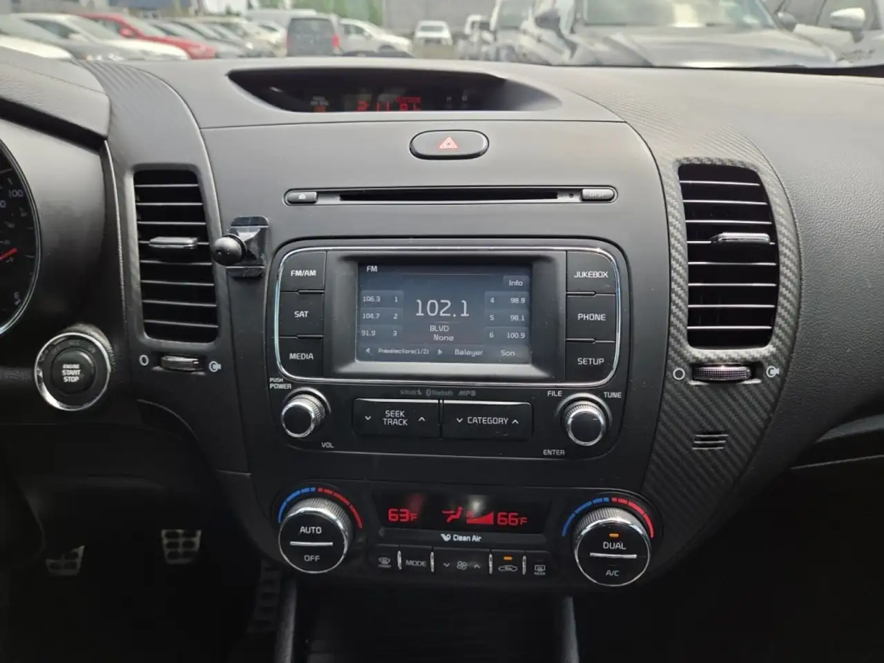 Kia Forte снимка Kia Forte