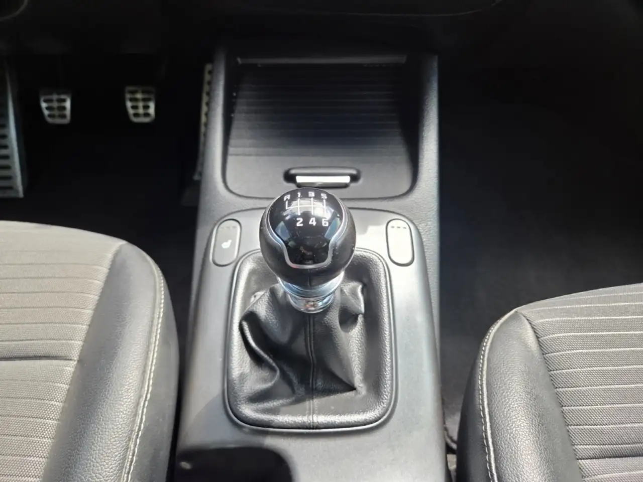 Kia Forte снимка Kia Forte