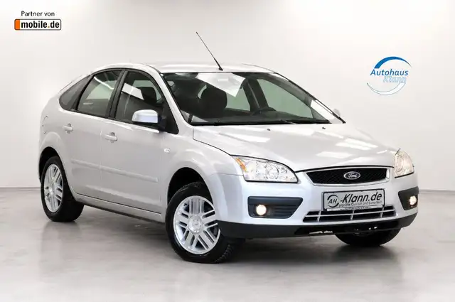 Ford Focus 1.6 101PS Automatik Ghia Klimaautomatik