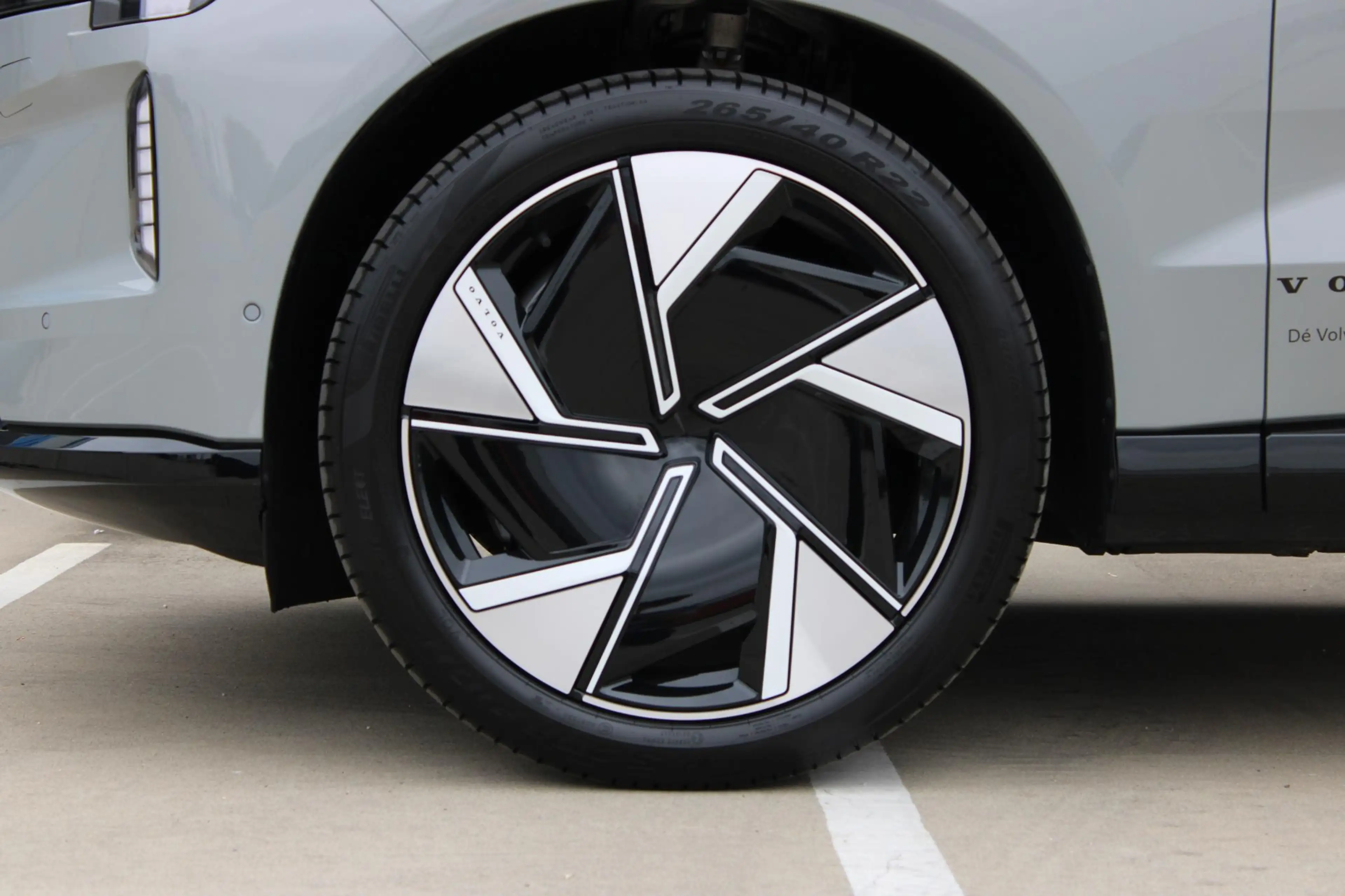 Volvo EX90 Twin Motor Performance Ultra 111 kWh | Pixel LED K — photo 5