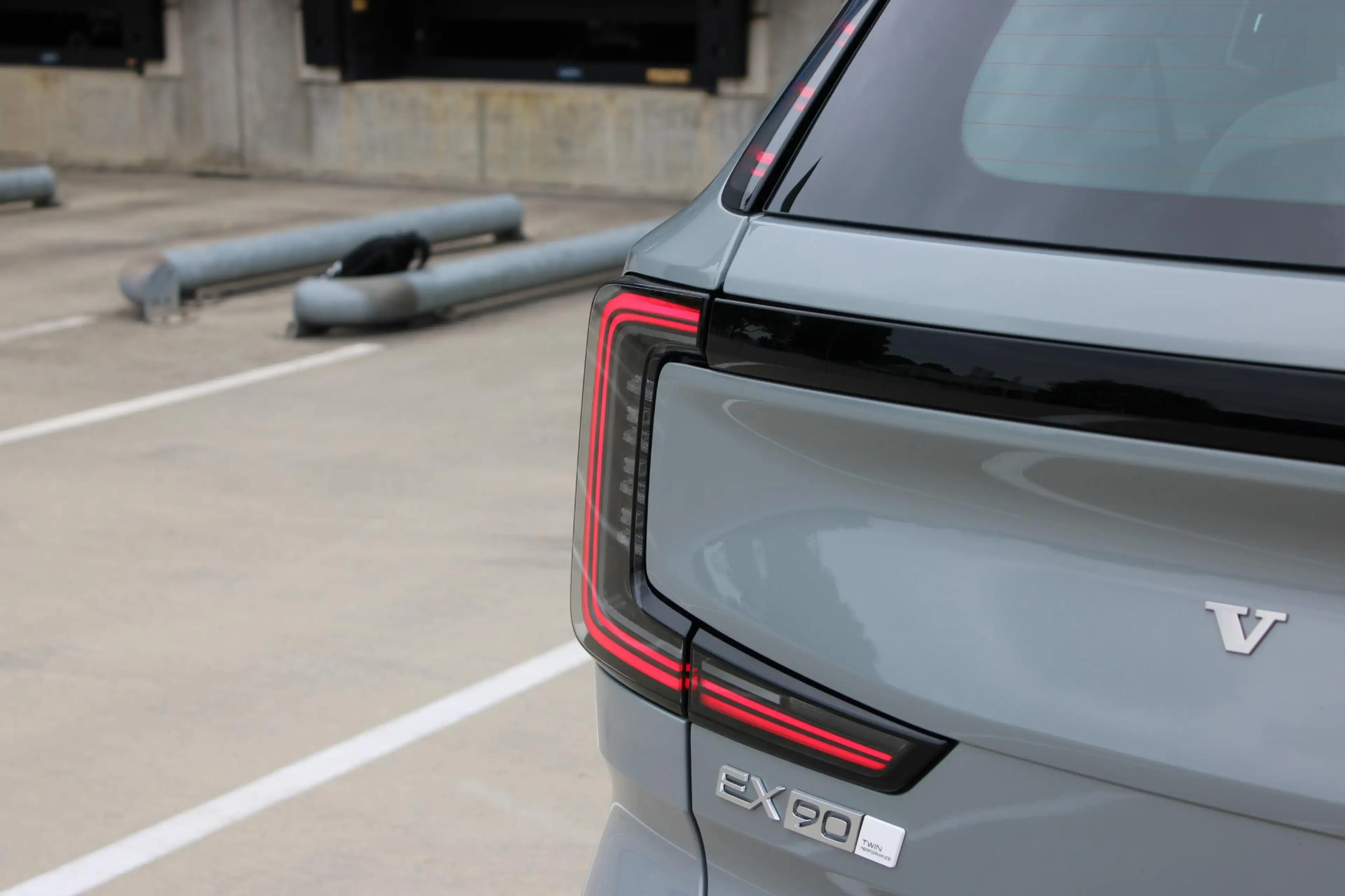 Volvo EX90 Twin Motor Performance Ultra 111 kWh | Pixel LED K — photo 7