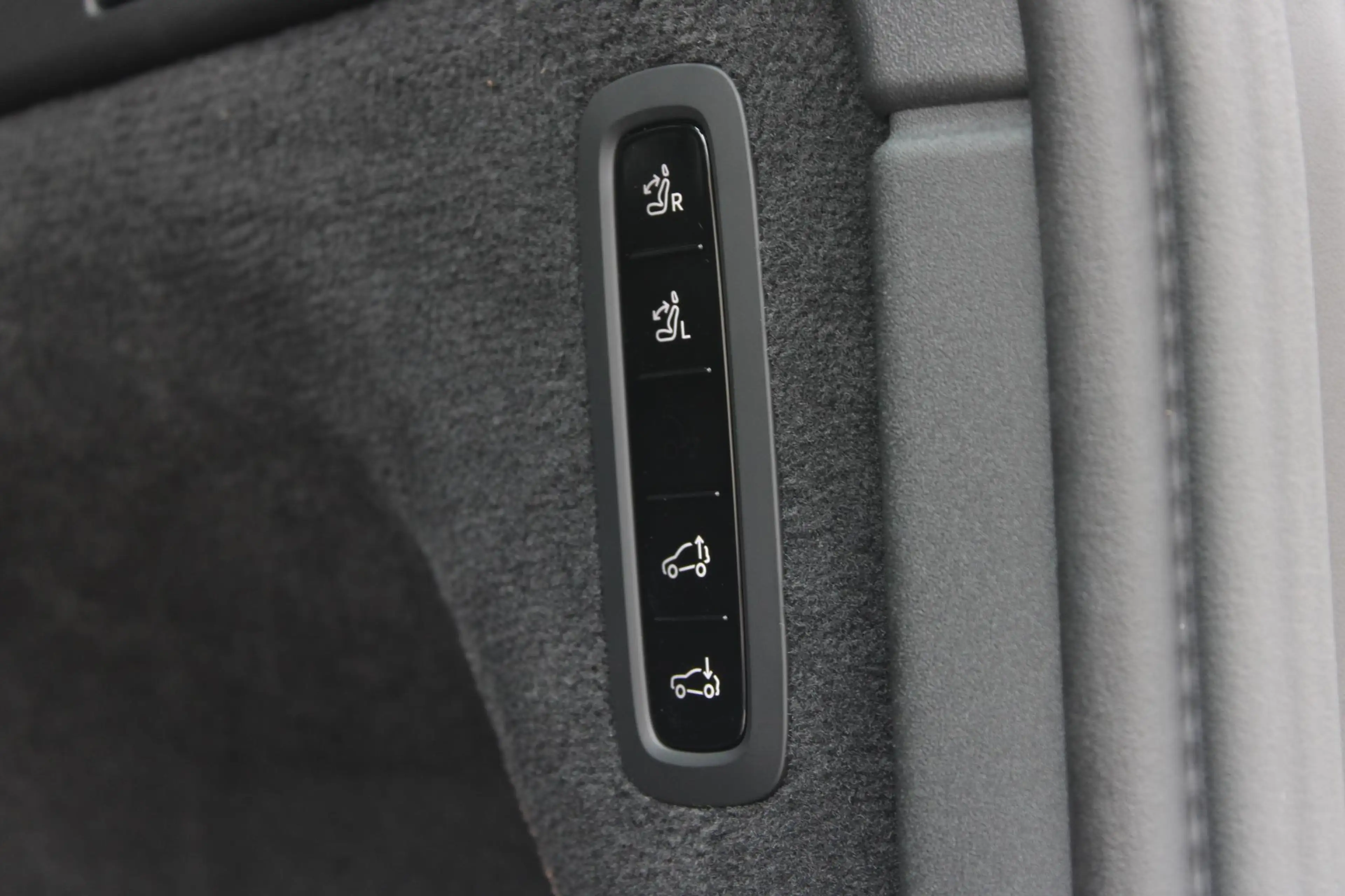 Volvo EX90 Twin Motor Performance Ultra 111 kWh | Pixel LED K — photo 15