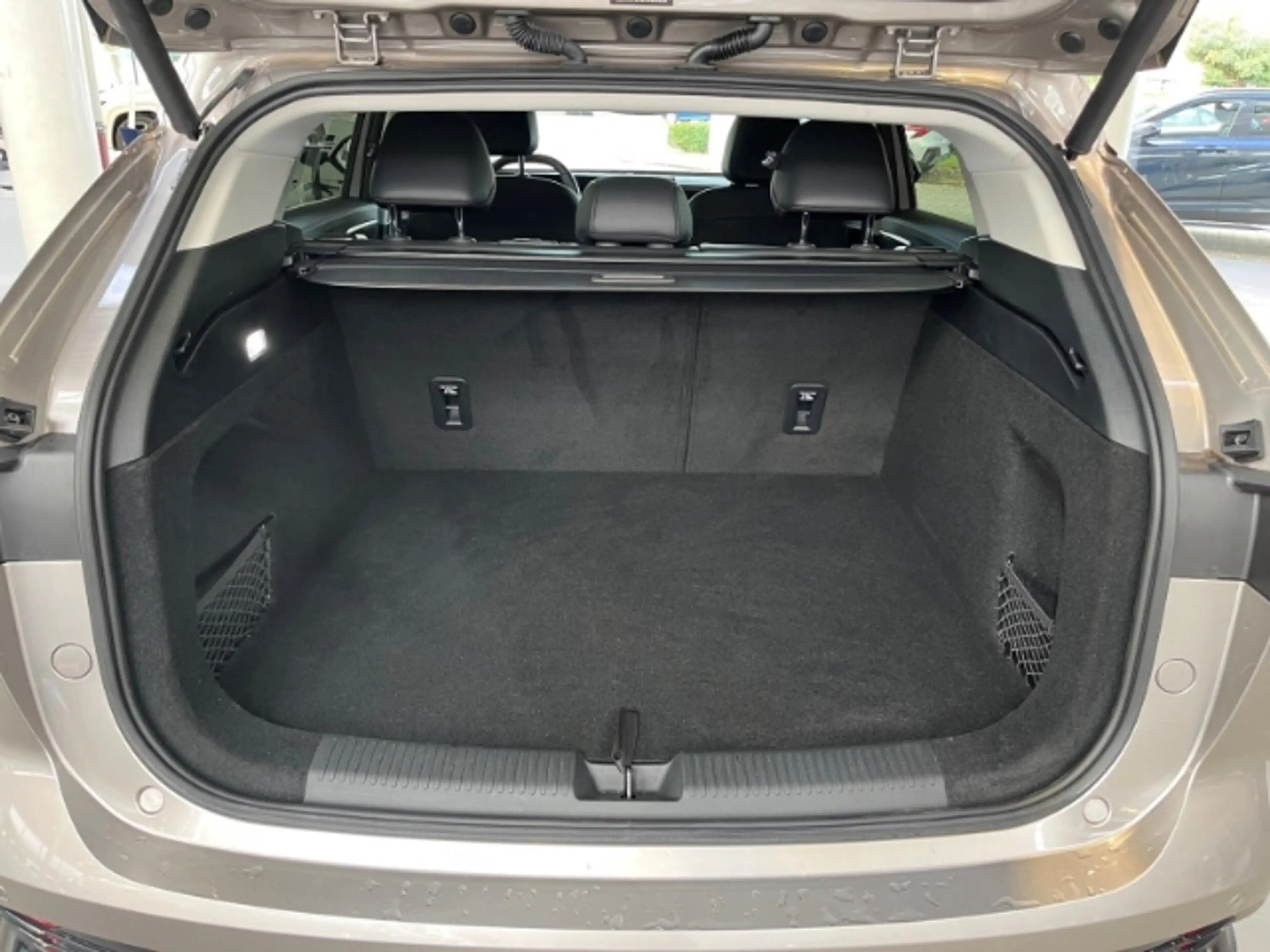 MG HS 1.5 T GDI 125 kW Luxury+Sitzheizung+Kamera+Panoram — photo 12