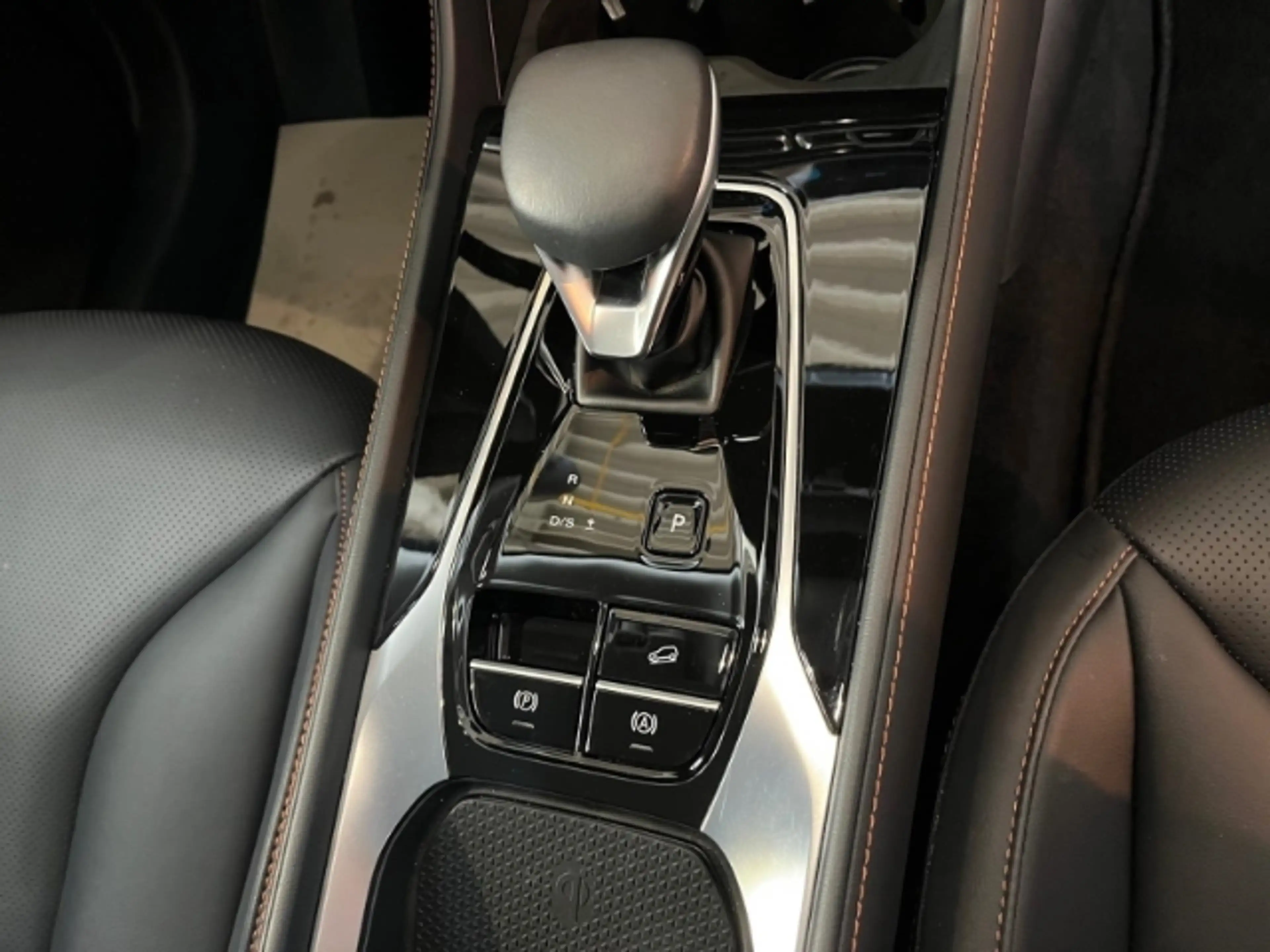 MG HS 1.5 T GDI 125 kW Luxury+Sitzheizung+Kamera+Panoram — photo 15