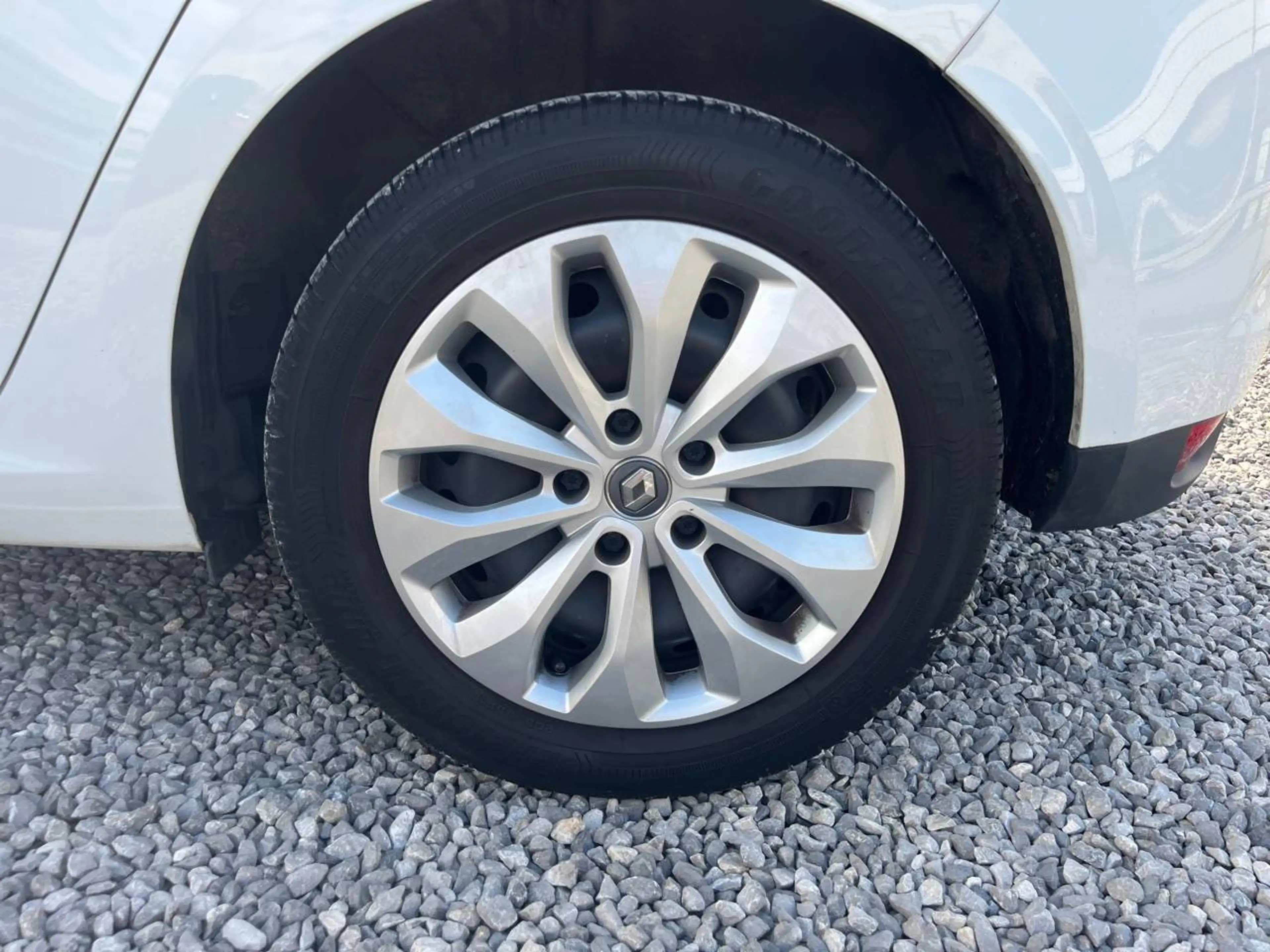 Renault Megane Megane 1.0 TCe Life GFP — photo 14