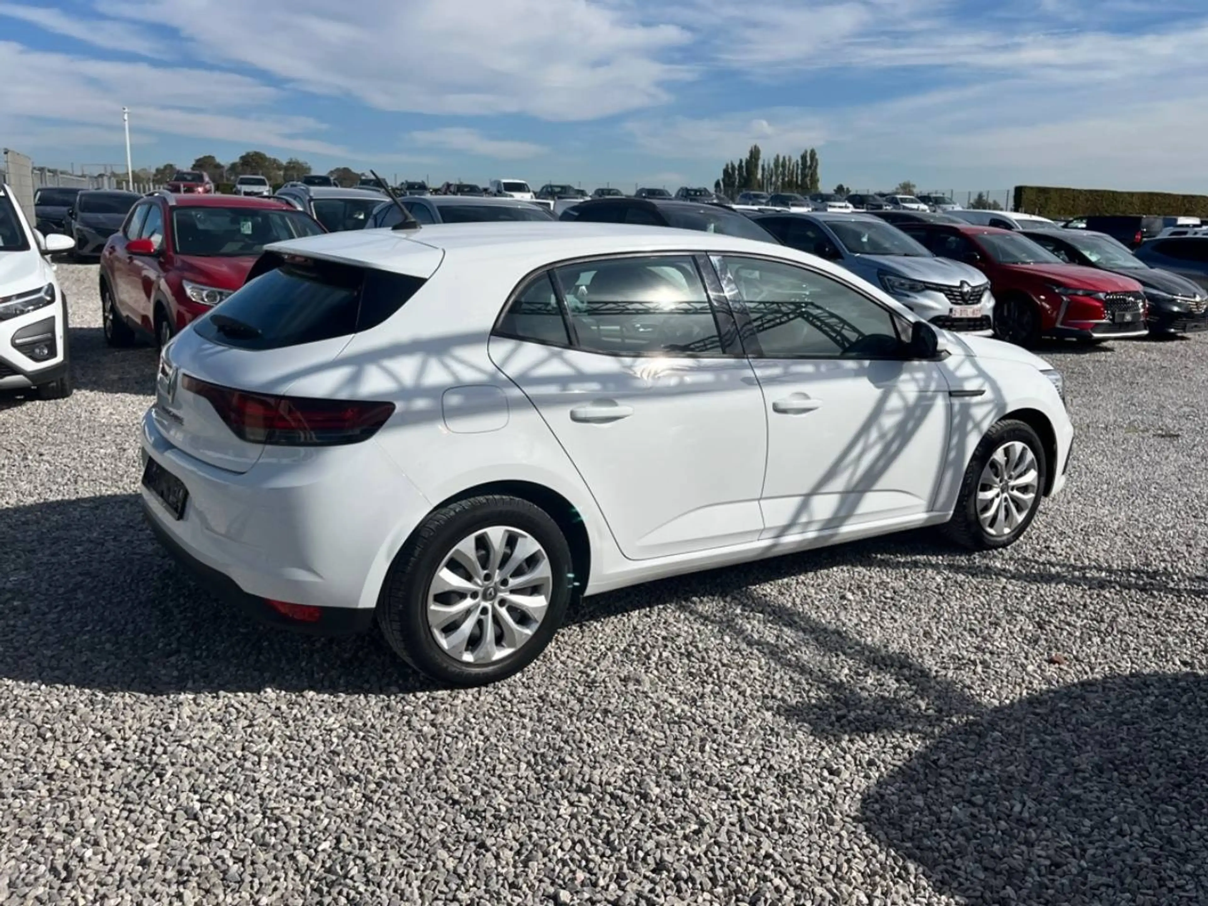 Renault Megane Megane 1.0 TCe Life GFP — photo 3
