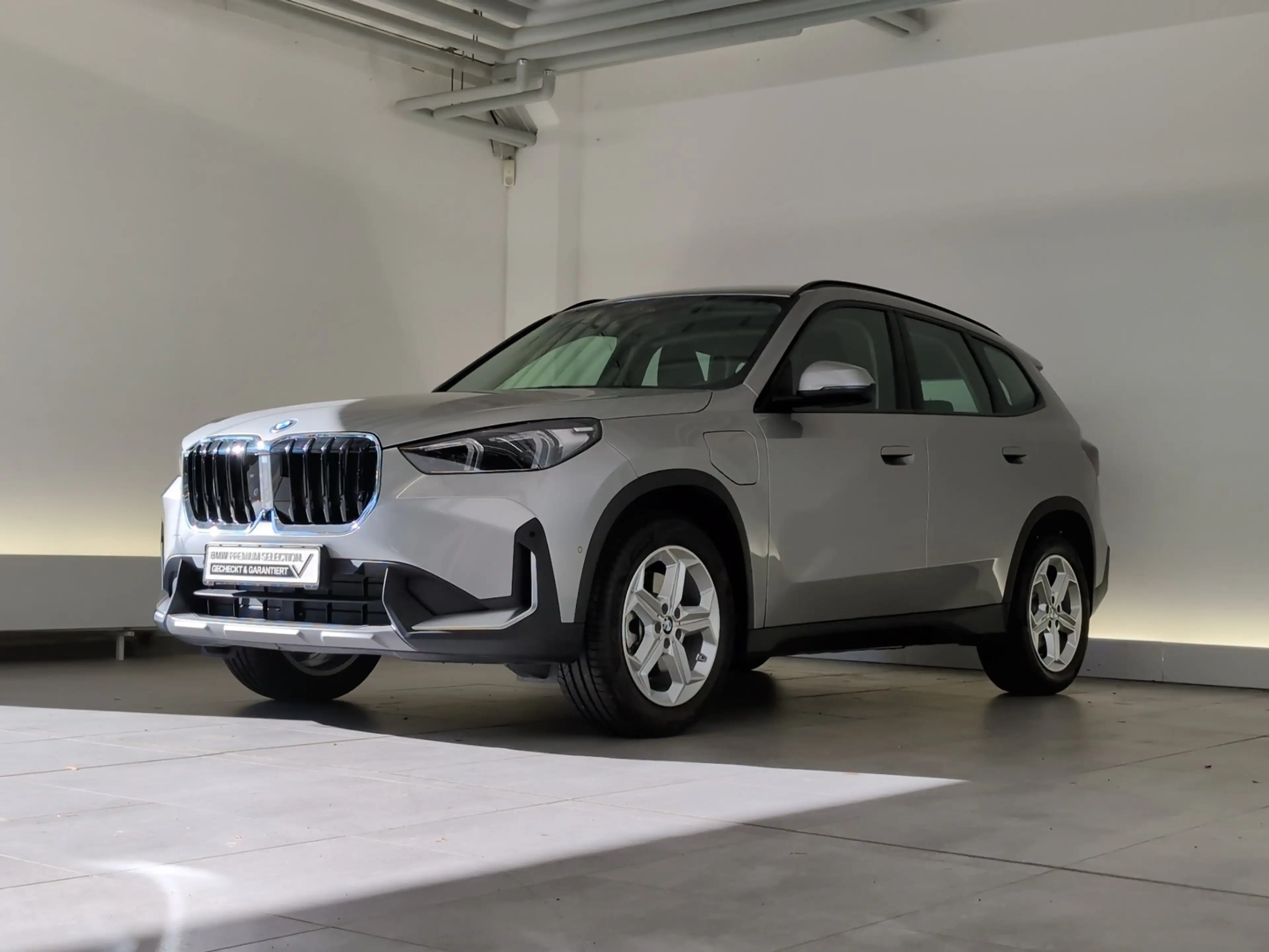 BMW X1 xDrive25e — photo 2