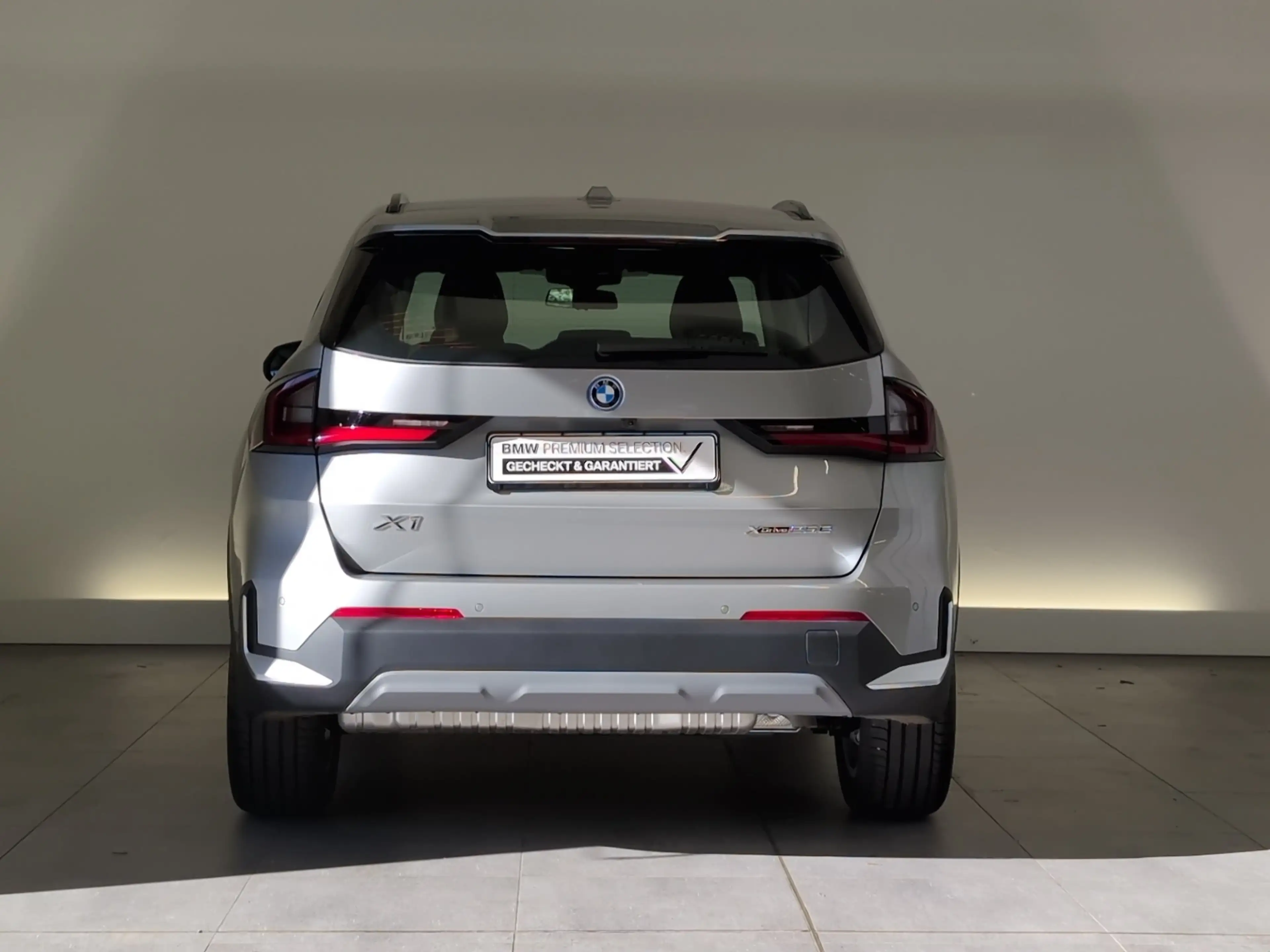 BMW X1 xDrive25e — photo 10