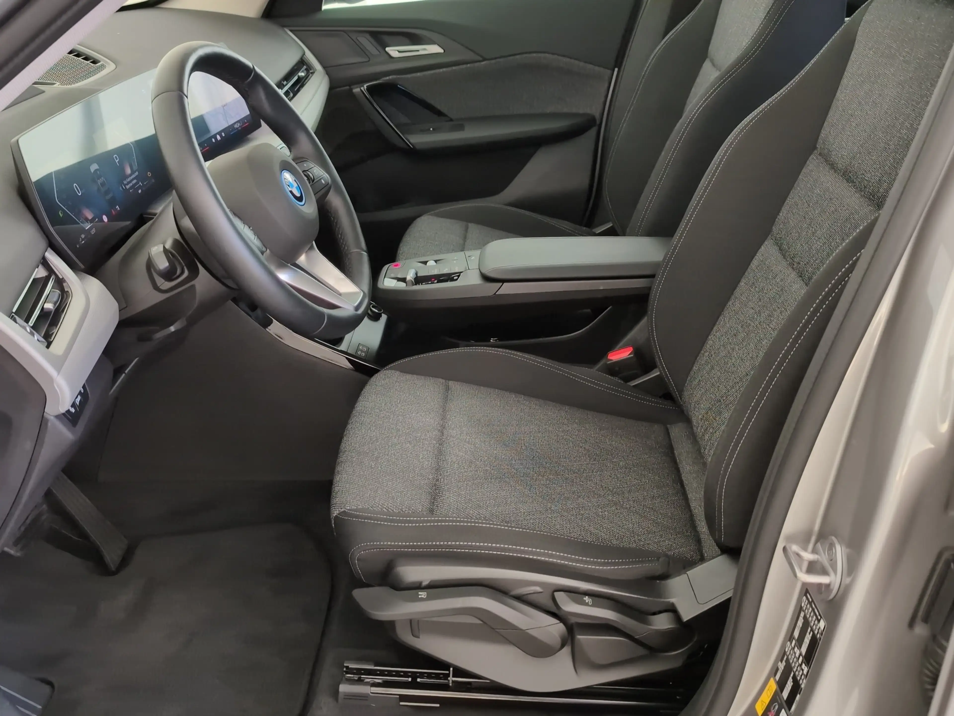 BMW X1 xDrive25e — photo 4