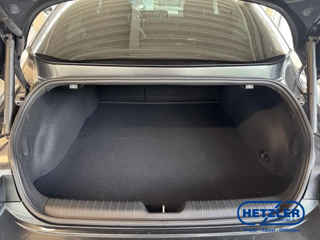 Hyundai IONIQ 6 77 Uniq 77KWh 2WD Uniq +digitale Außenspiegel HUD 12