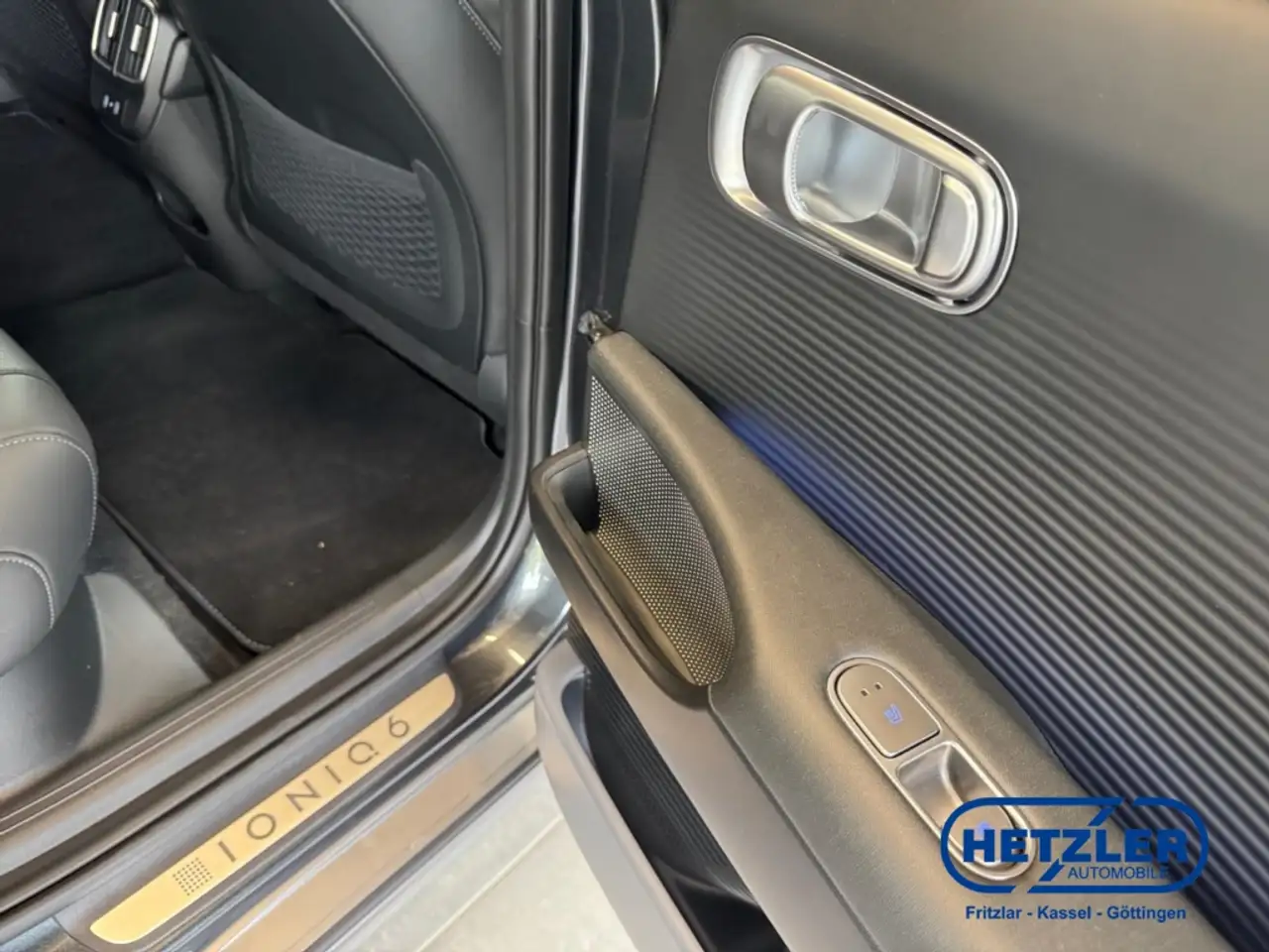 Hyundai IONIQ 6 77 Uniq 77KWh 2WD Uniq +digitale Außenspiegel HUD 17