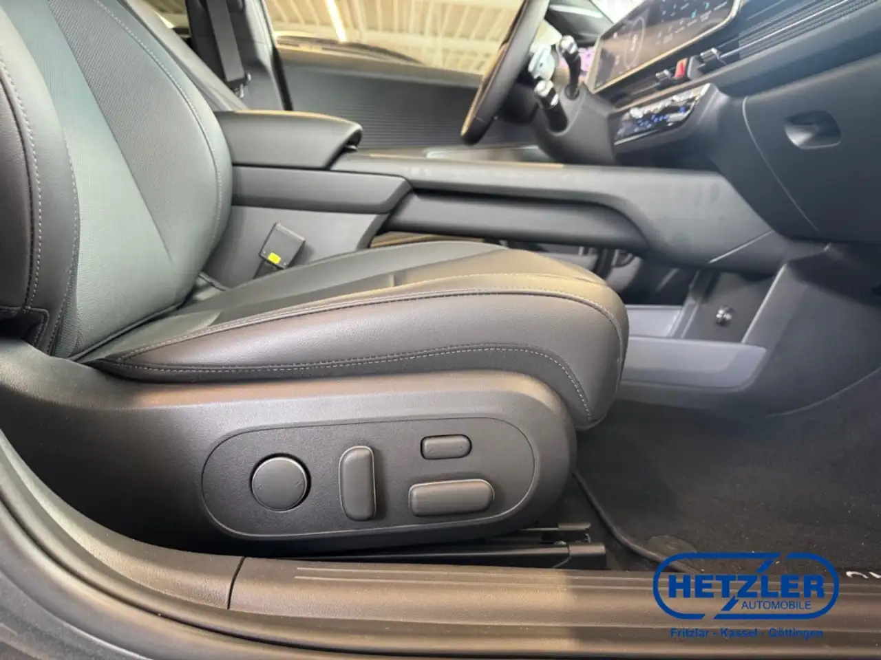 Hyundai IONIQ 6 77 Uniq 77KWh 2WD Uniq +digitale Außenspiegel HUD 15