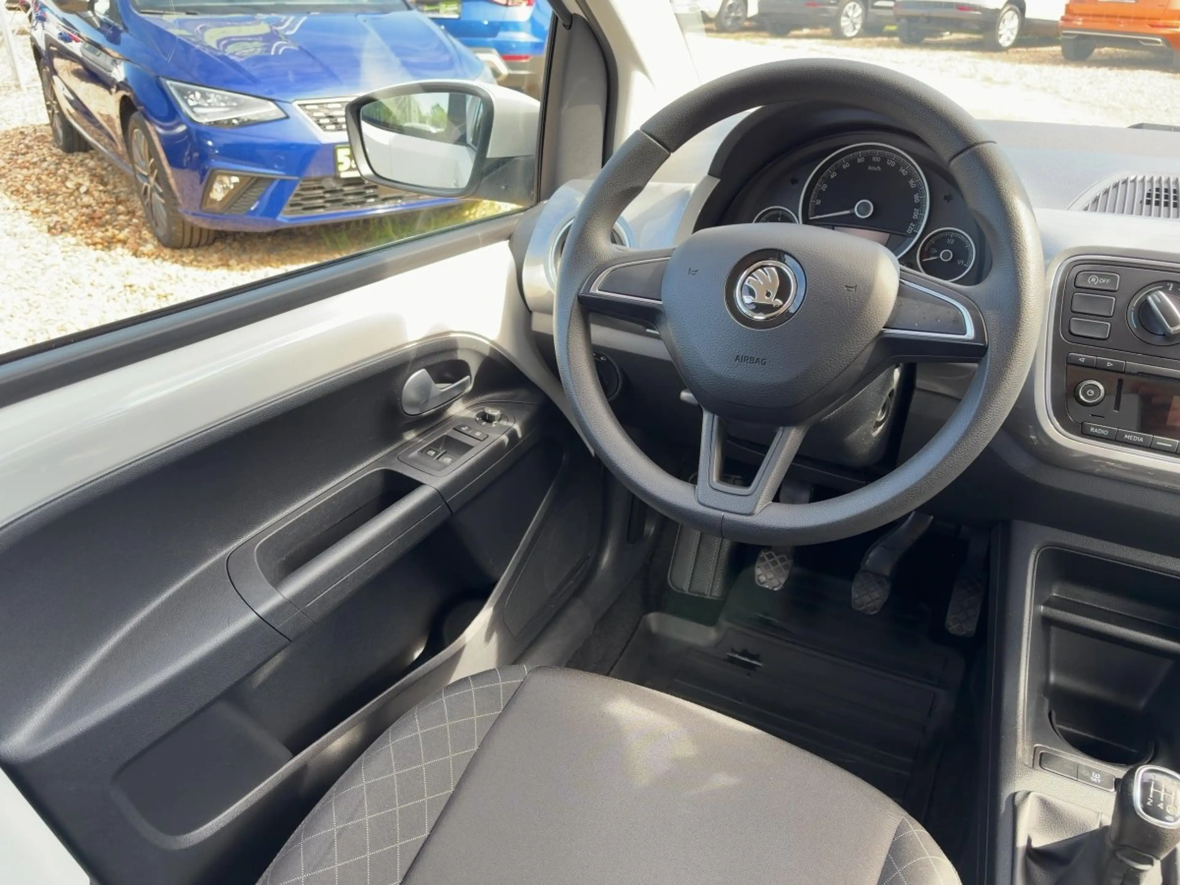Skoda Citigo 1.0 Style Facelift Klima el.FH DAB — photo 14