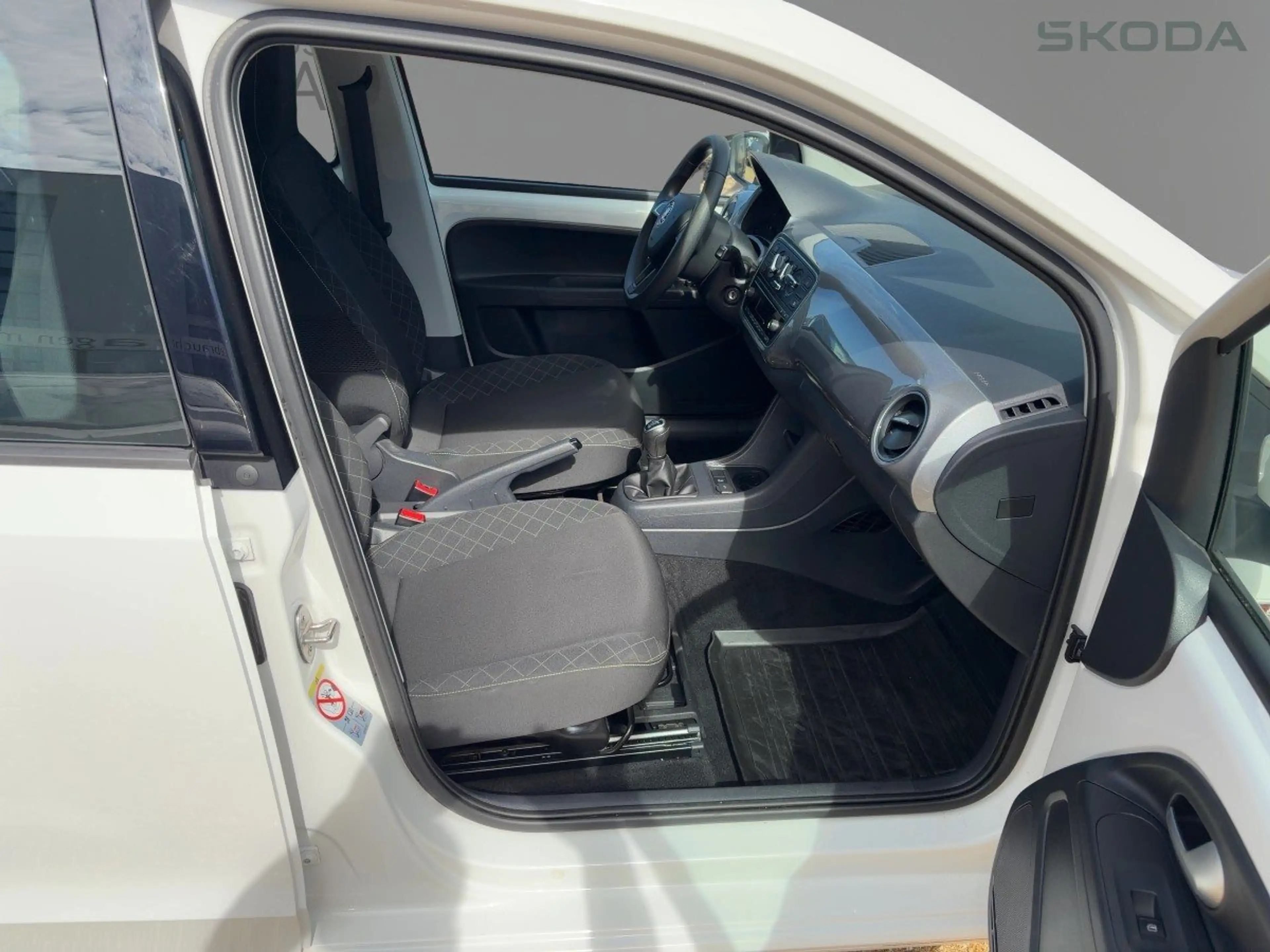 Skoda Citigo 1.0 Style Facelift Klima el.FH DAB — photo 12