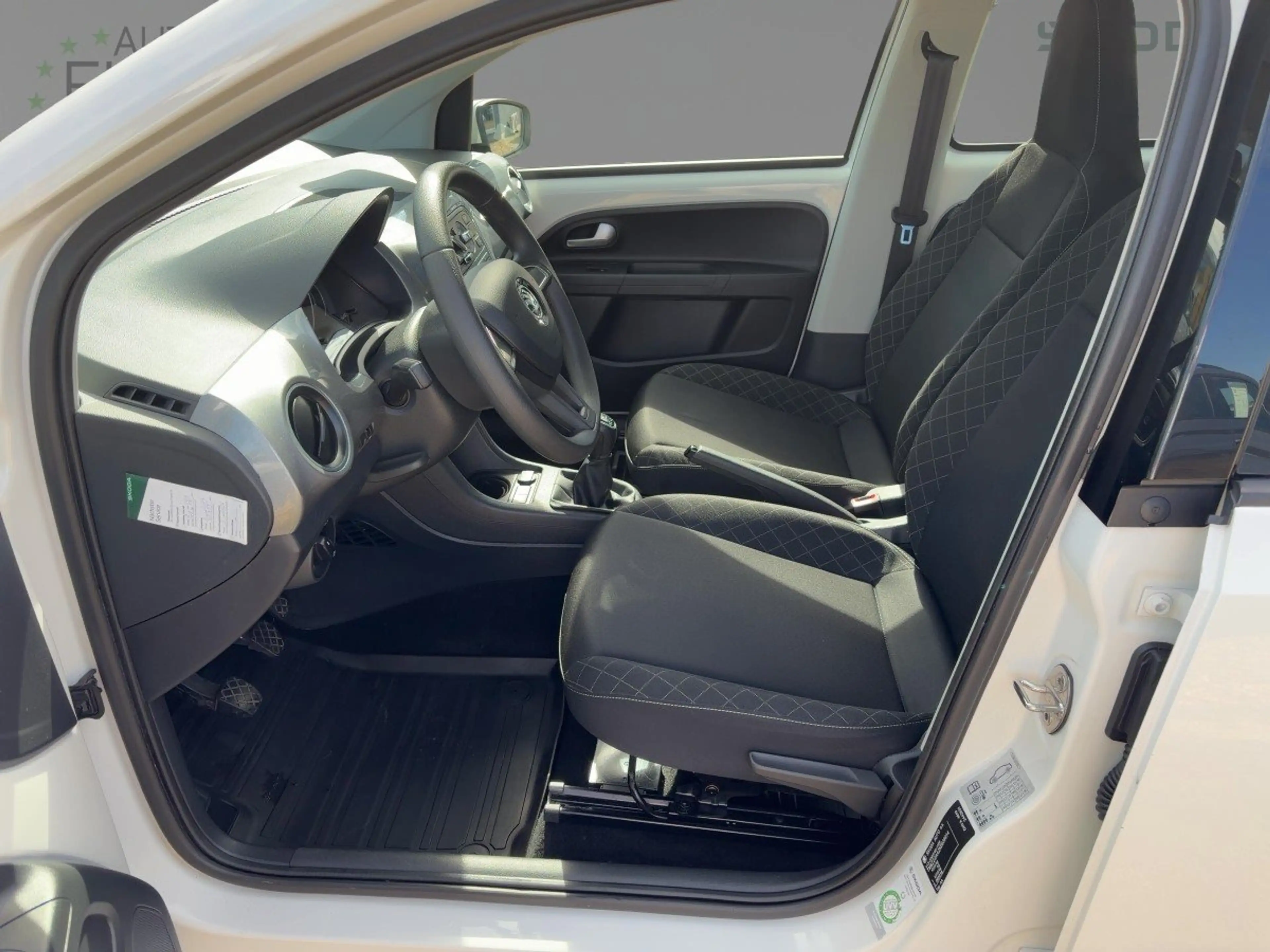 Skoda Citigo 1.0 Style Facelift Klima el.FH DAB — photo 9