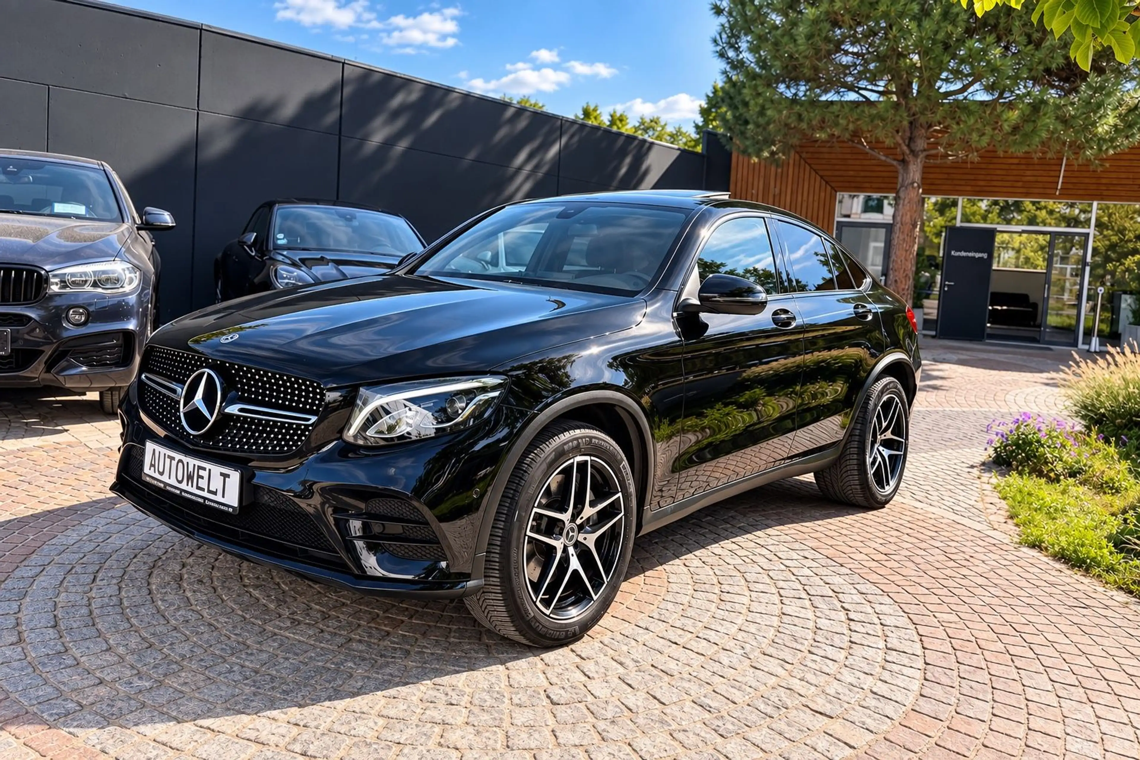 Mercedes-Benz GLC 250 4Matic Coupe,1Hand,AMG-Line,Night,Kamera — photo 3