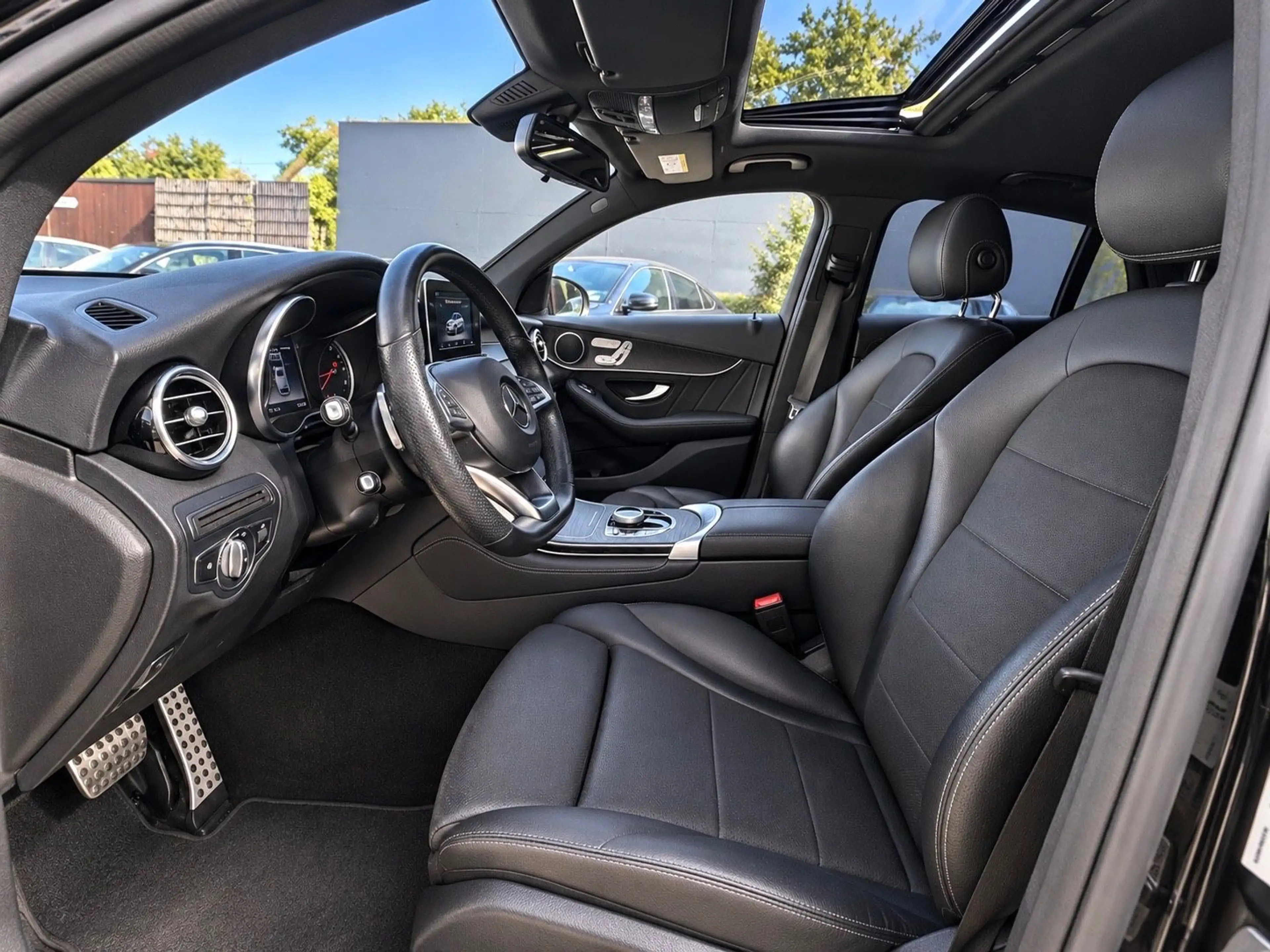 Mercedes-Benz GLC 250 4Matic Coupe,1Hand,AMG-Line,Night,Kamera — photo 11