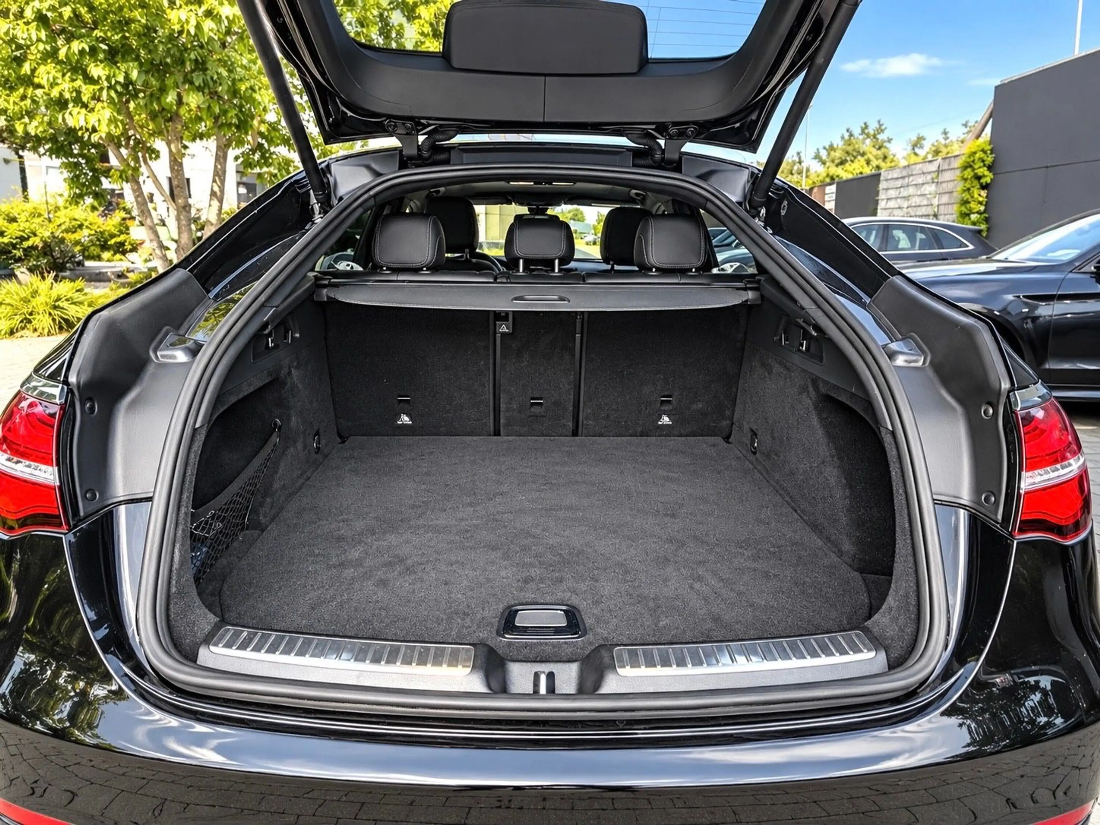 Mercedes-Benz GLC 250 4Matic Coupe,1Hand,AMG-Line,Night,Kamera — photo 8