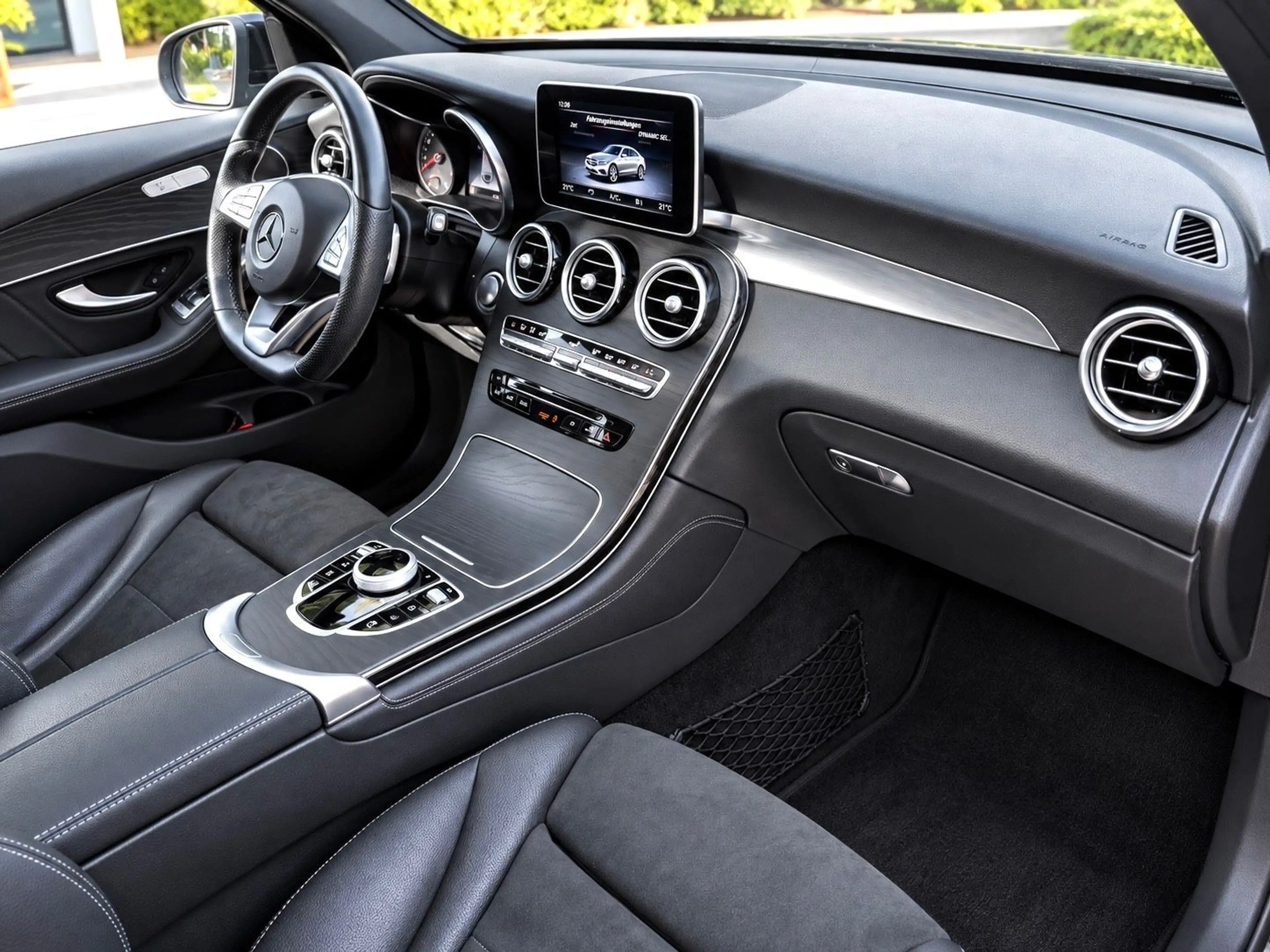 Mercedes-Benz GLC 250 4Matic Coupe,1Hand,AMG-Line,Night,Kamera — photo 12