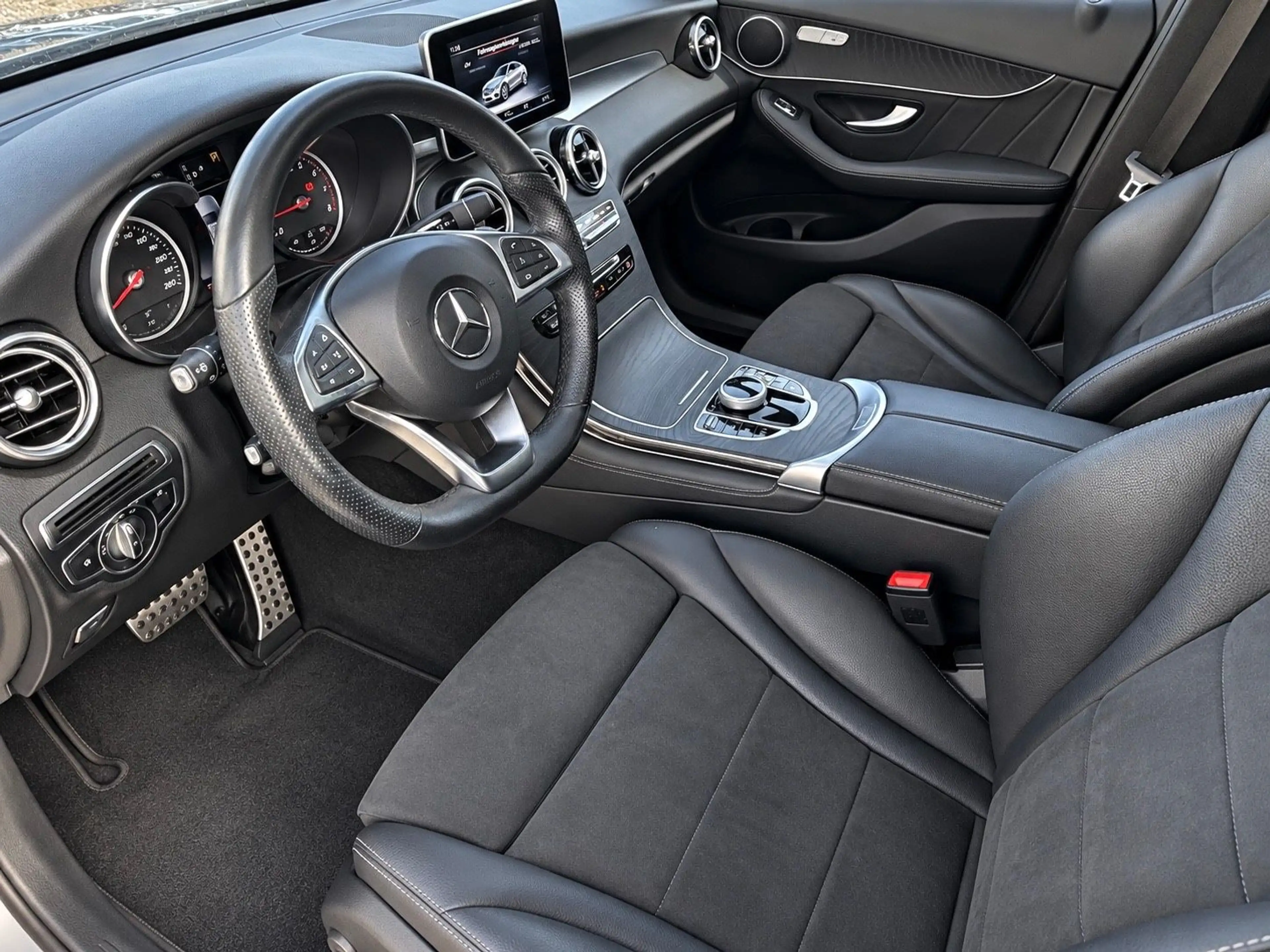 Mercedes-Benz GLC 250 4Matic Coupe,1Hand,AMG-Line,Night,Kamera — photo 10