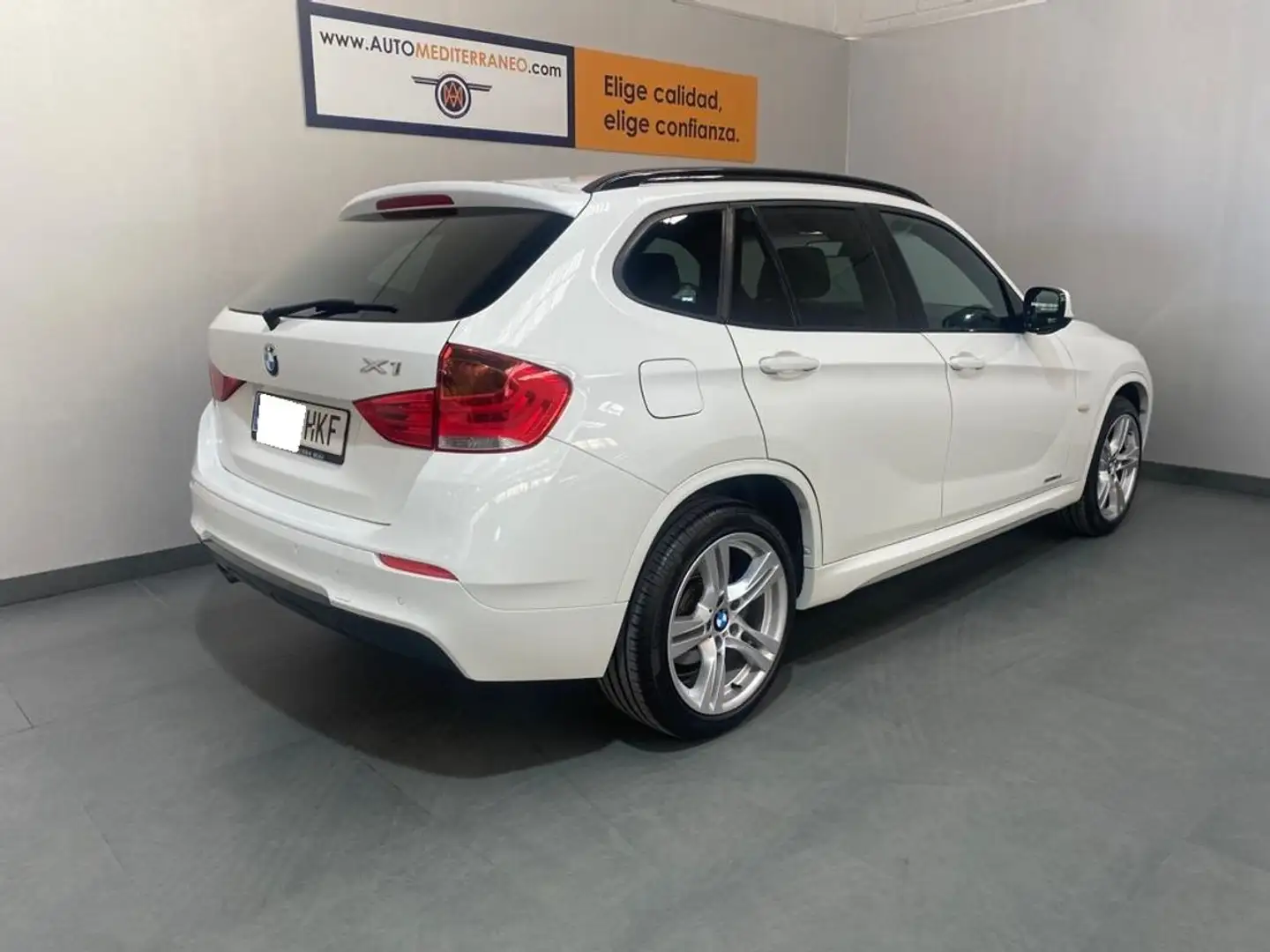 BMW X1 sDrive 18dA Weiß - 2