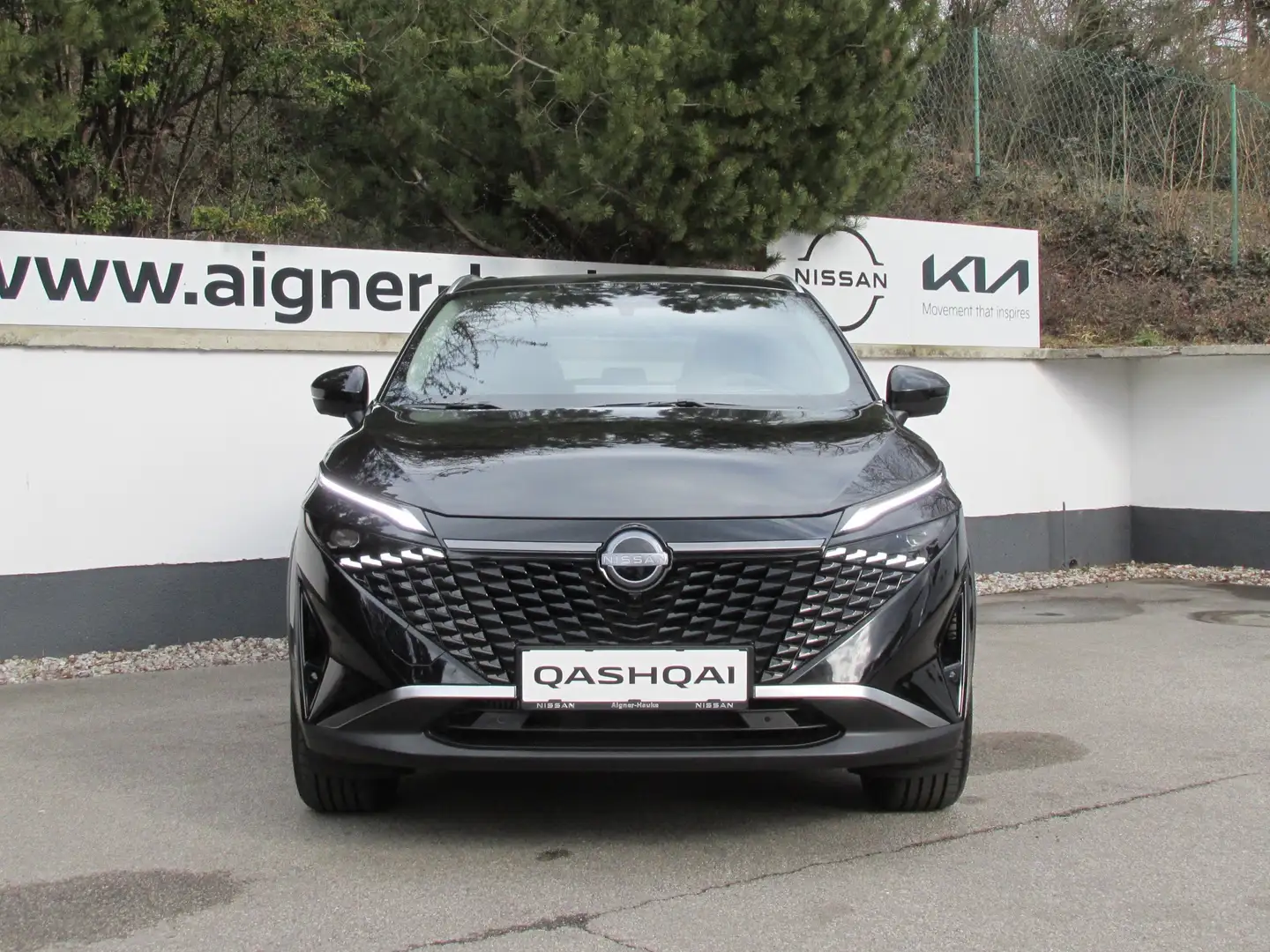 Nissan Qashqai 1,3 DIG-T MHEV N-Connecta+ Xtronic Schwarz - 2