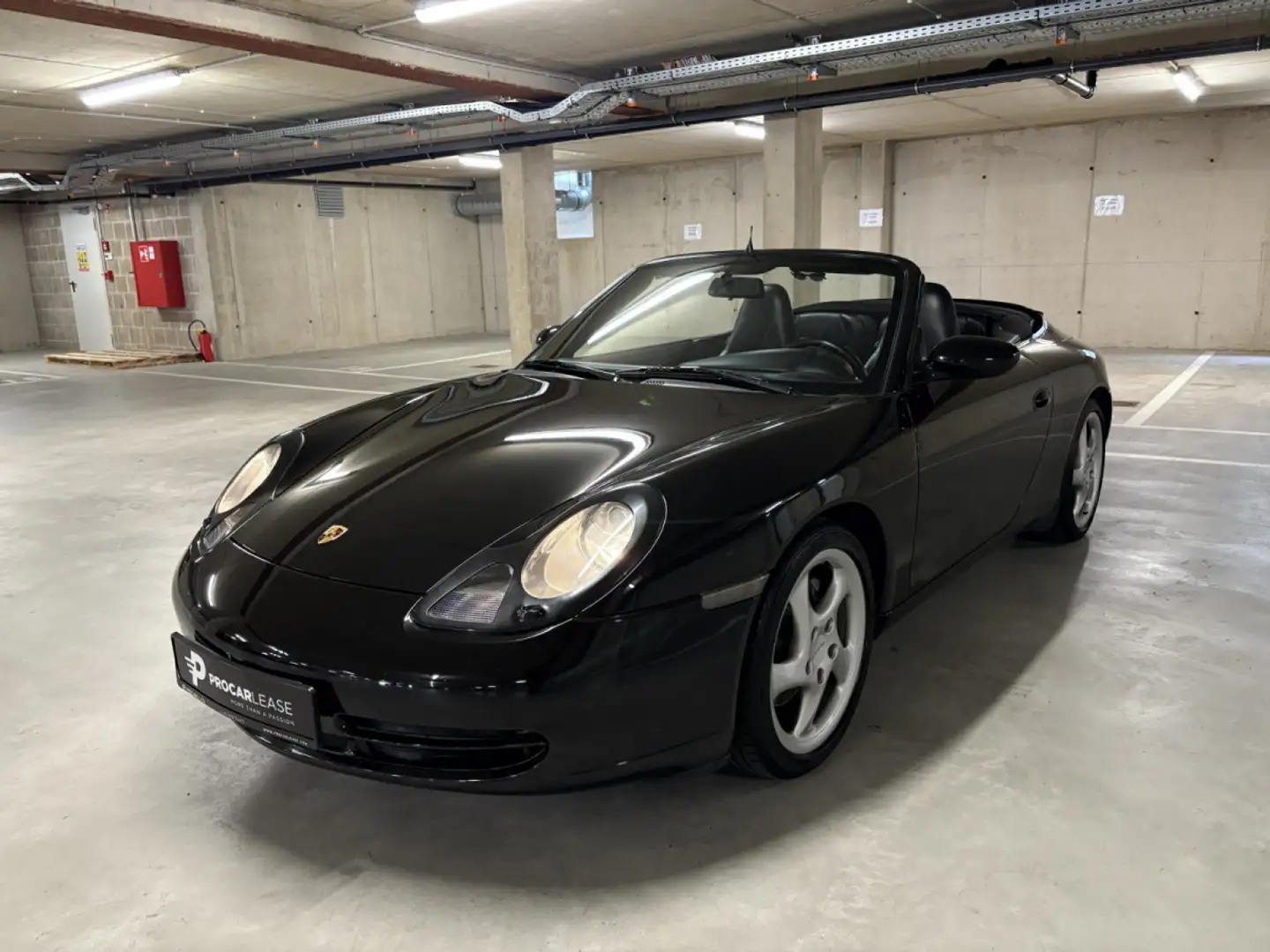 Porsche 996 CARRERA 4 CABRIOLET 3.4 FLAT6 / BVM Noir - 1