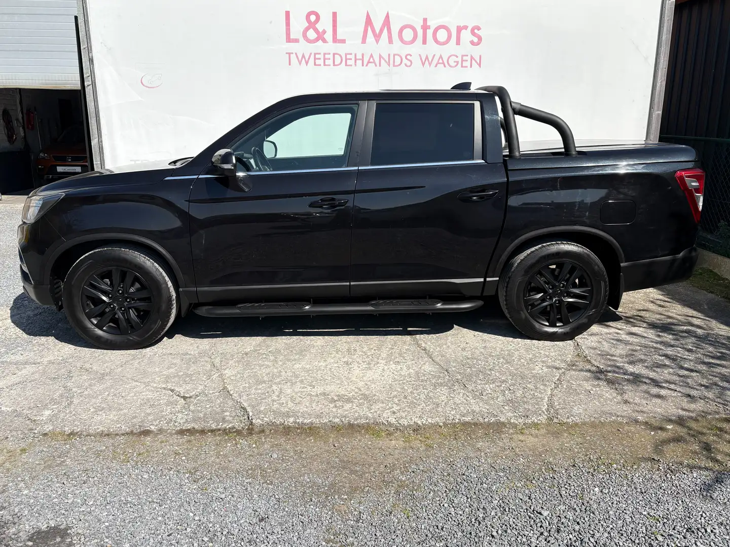 SsangYong Musso 2.2 Turbo e-Xdi 4WD Sapphire BTW/TVA Negro - 2
