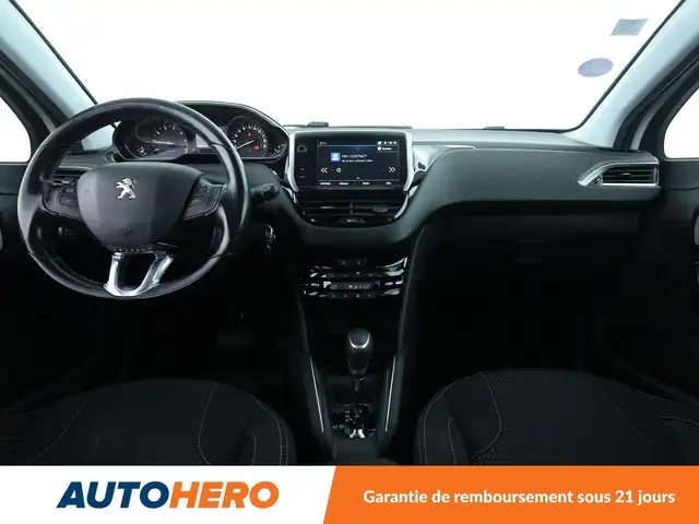 Peugeot 208 view 12