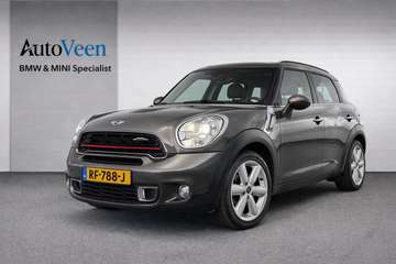 Mini 1.6 (PANO, LEDER, PDC, STOELVERWARMING, GOED