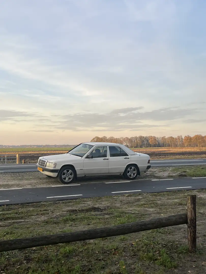 Mercedes-Benz 190 2.0 E Wit - 1