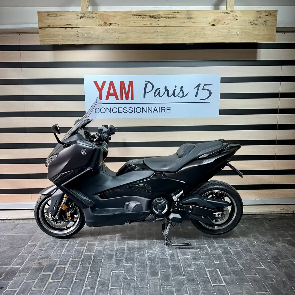 Yamaha Tmax 560